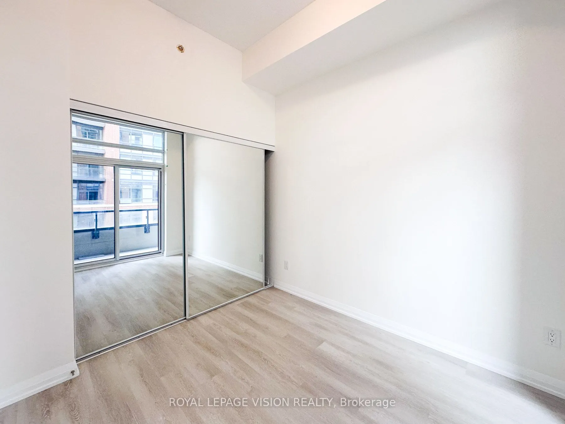 3260 Sheppard Avenue E, #909