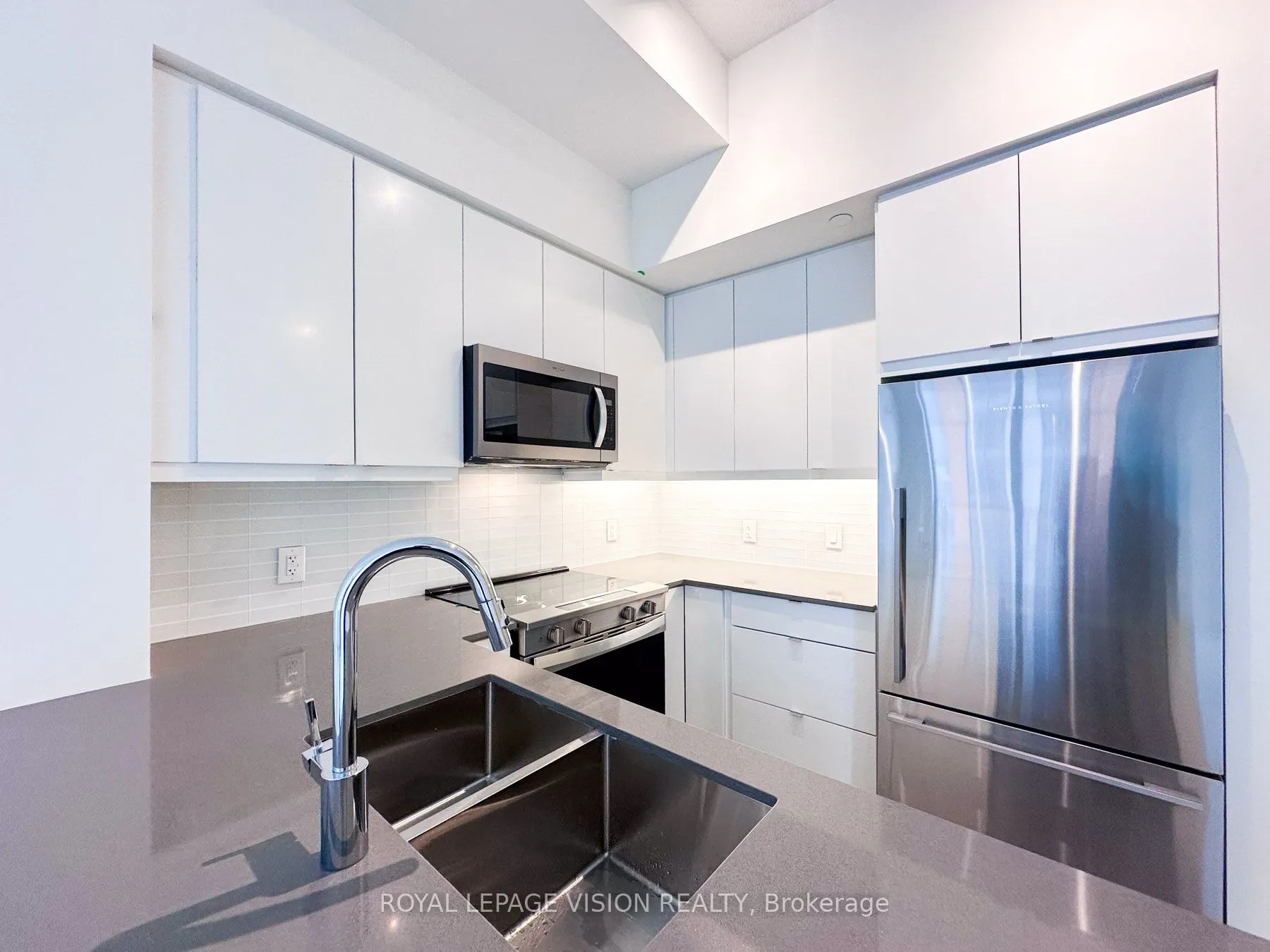 3260 Sheppard Avenue E, #909