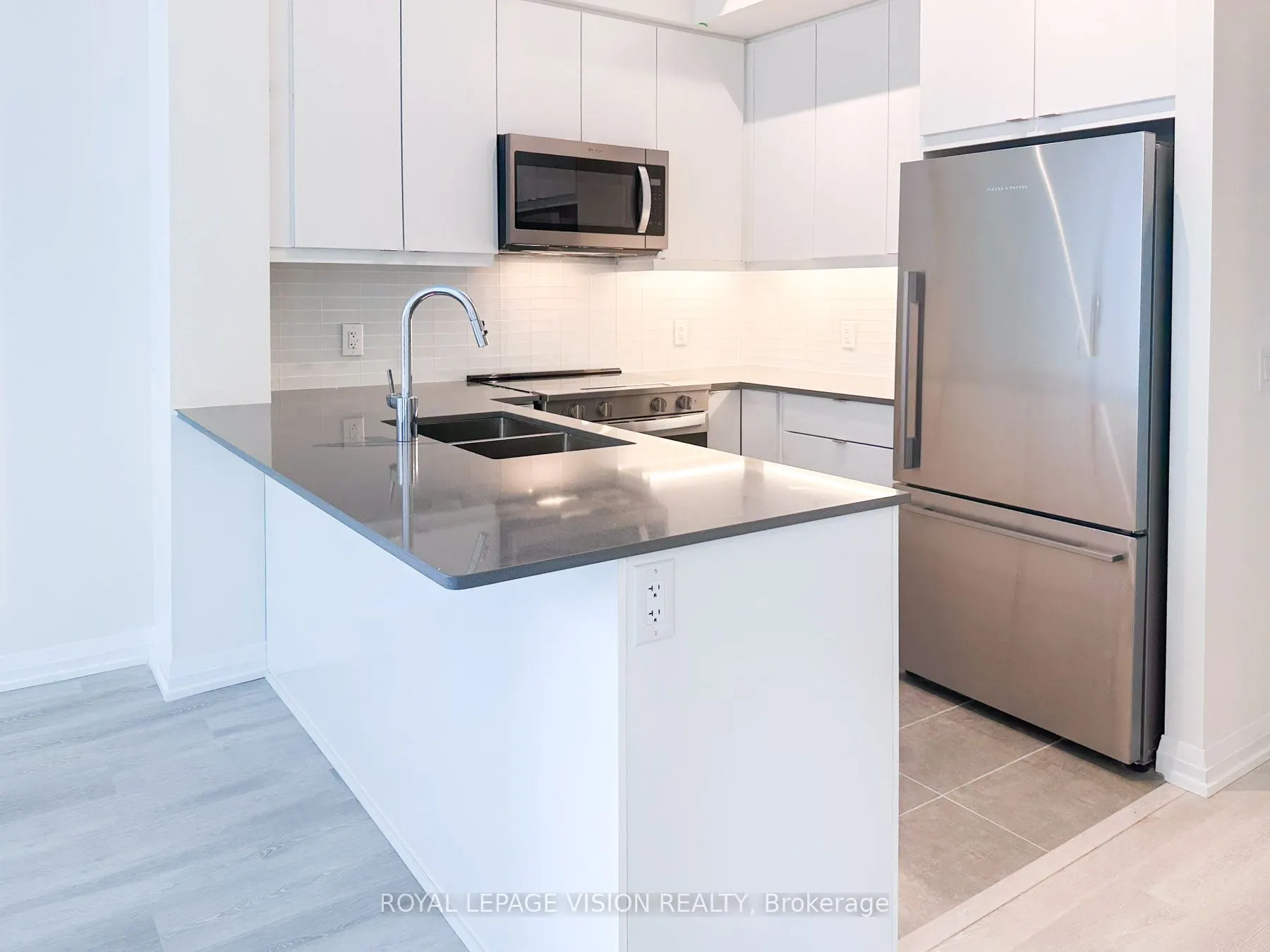 3260 Sheppard Avenue E, #909