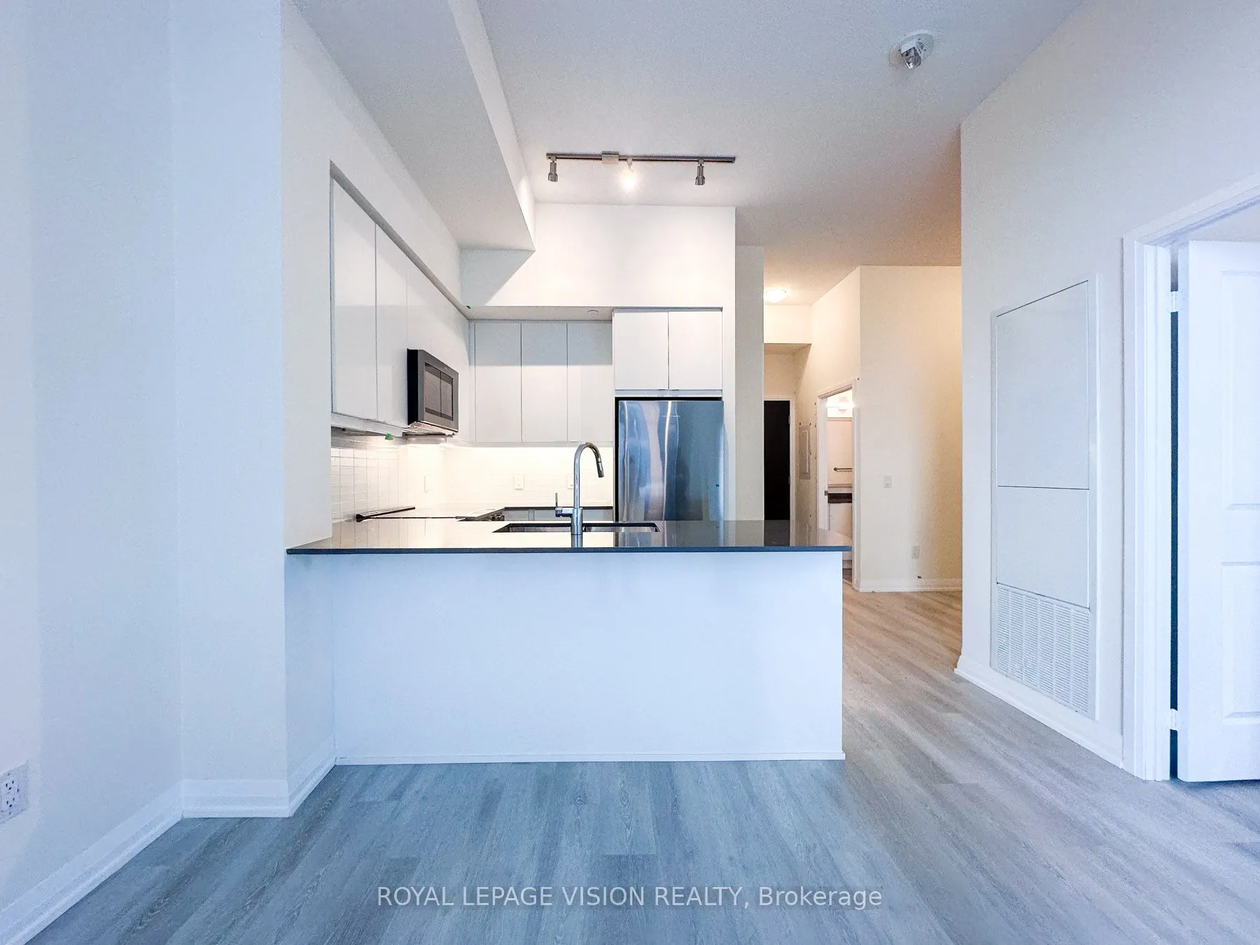 3260 Sheppard Avenue E, #909