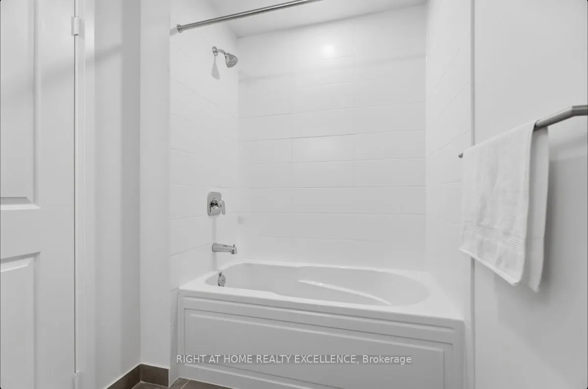 3260 SHEPPARD Avenue E, #411