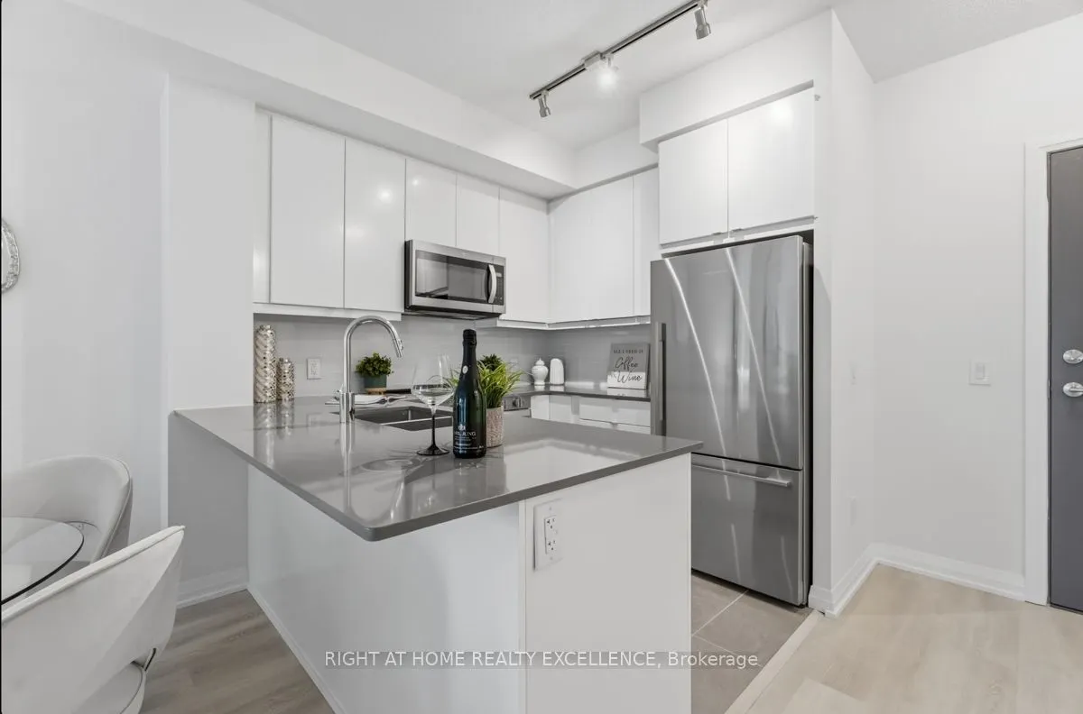 3260 SHEPPARD Avenue E, #411