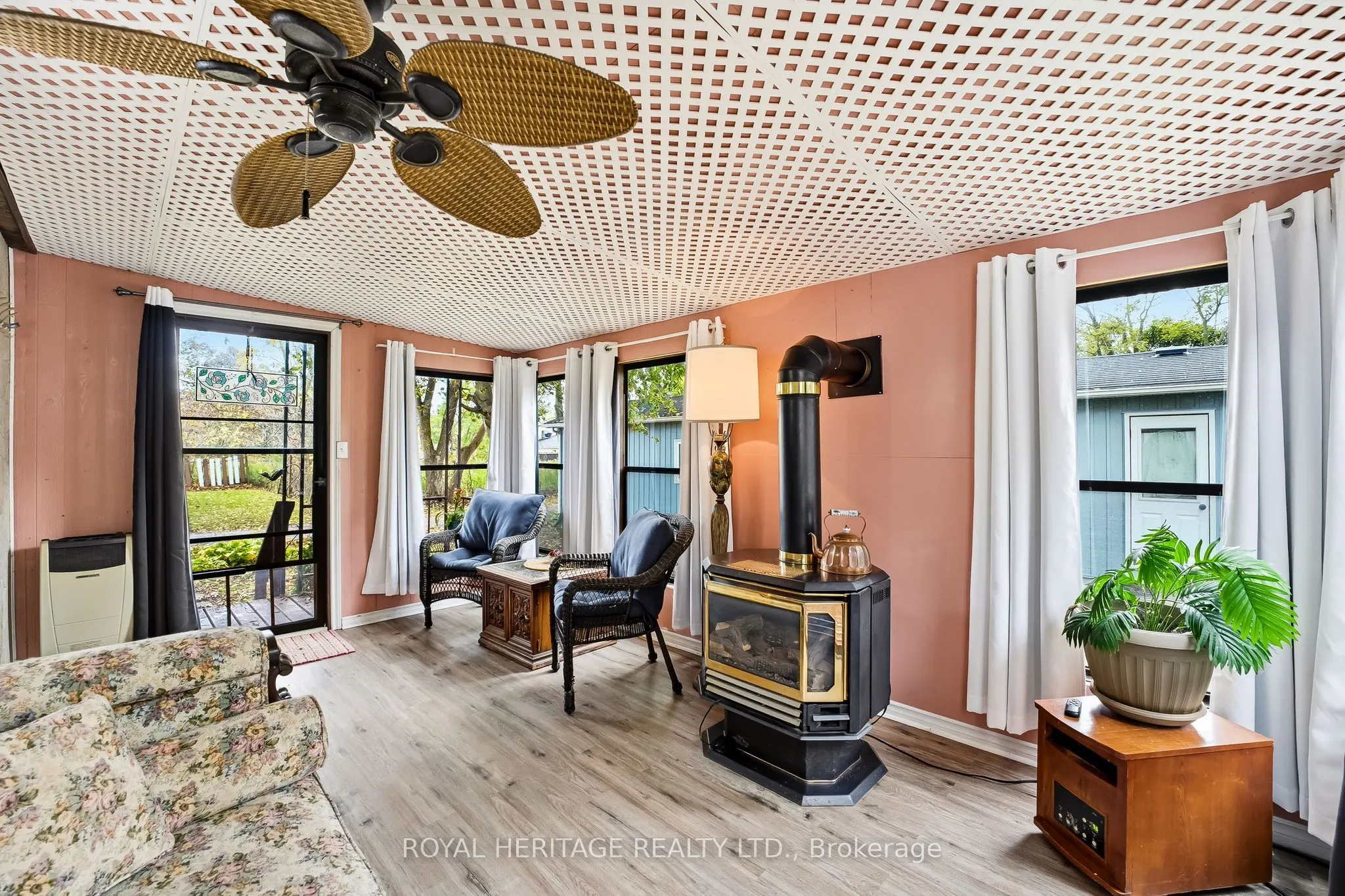 330 King Street E, #6