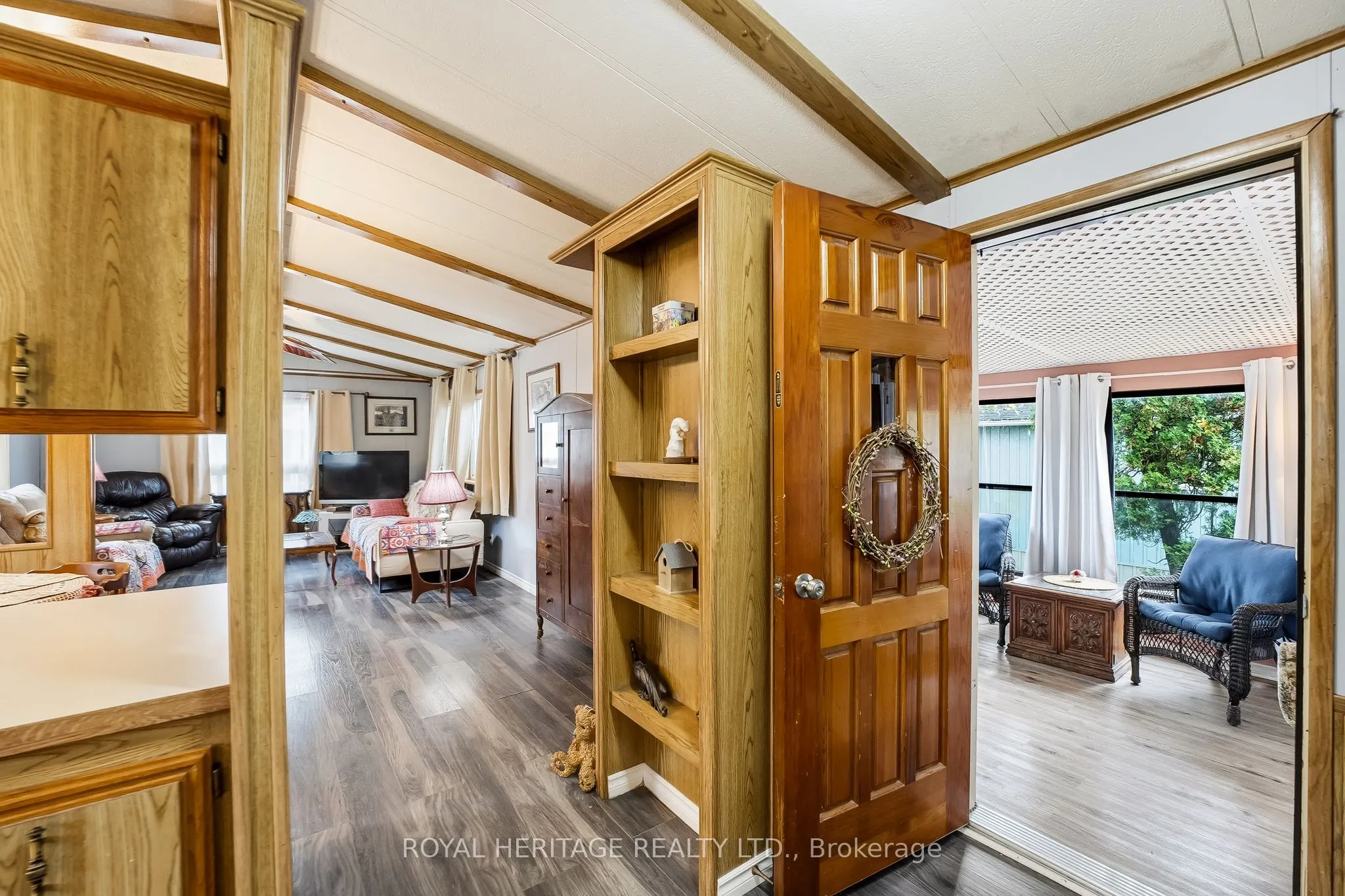 330 King Street E, #6