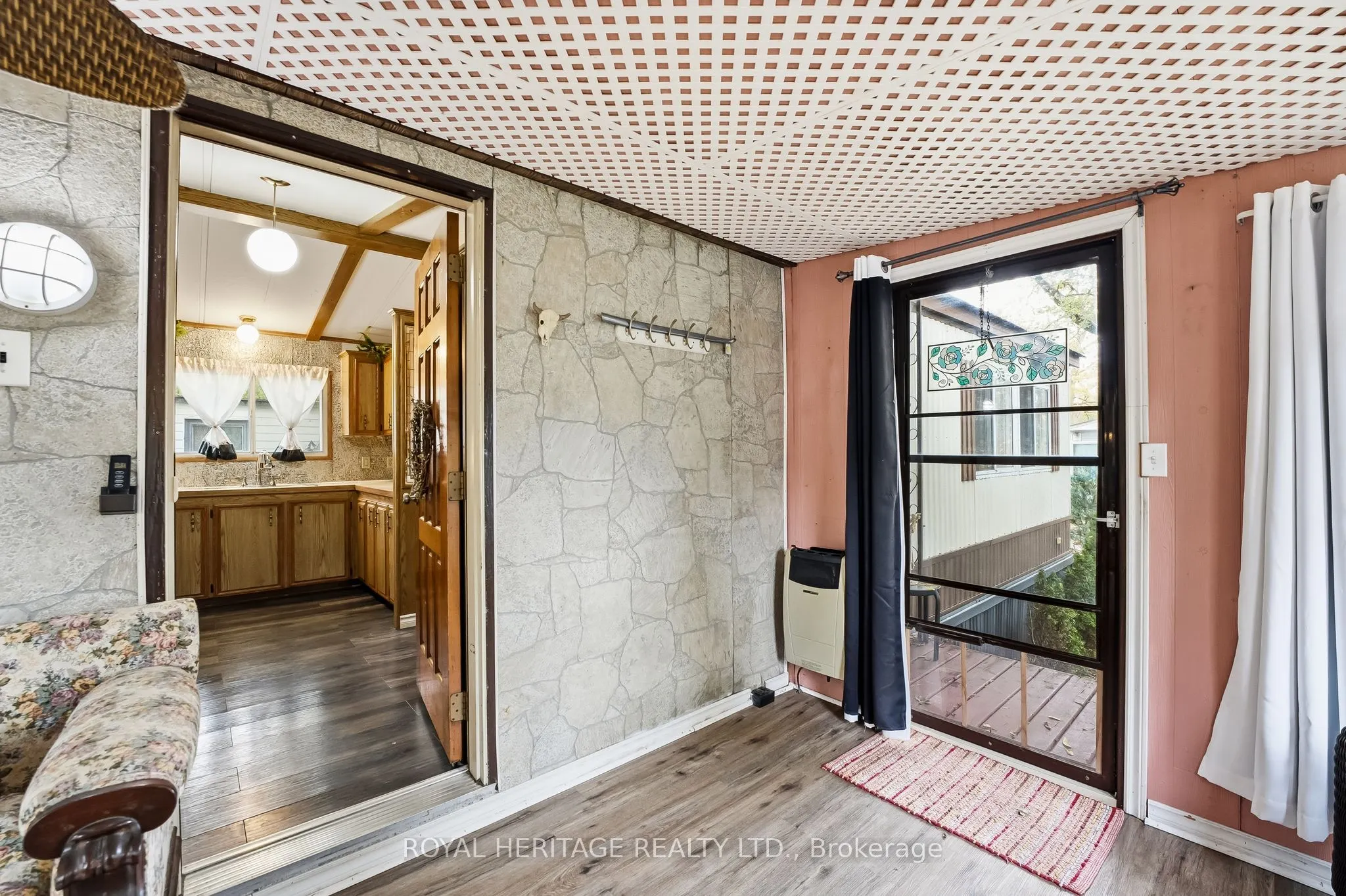 330 King Street E, #6