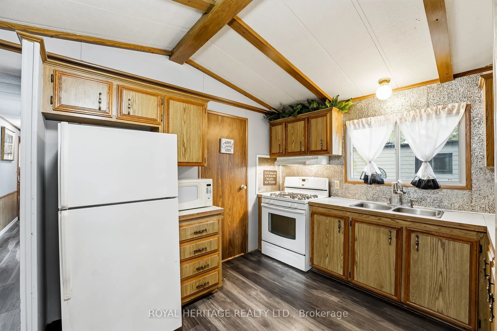 330 King Street E, #6
