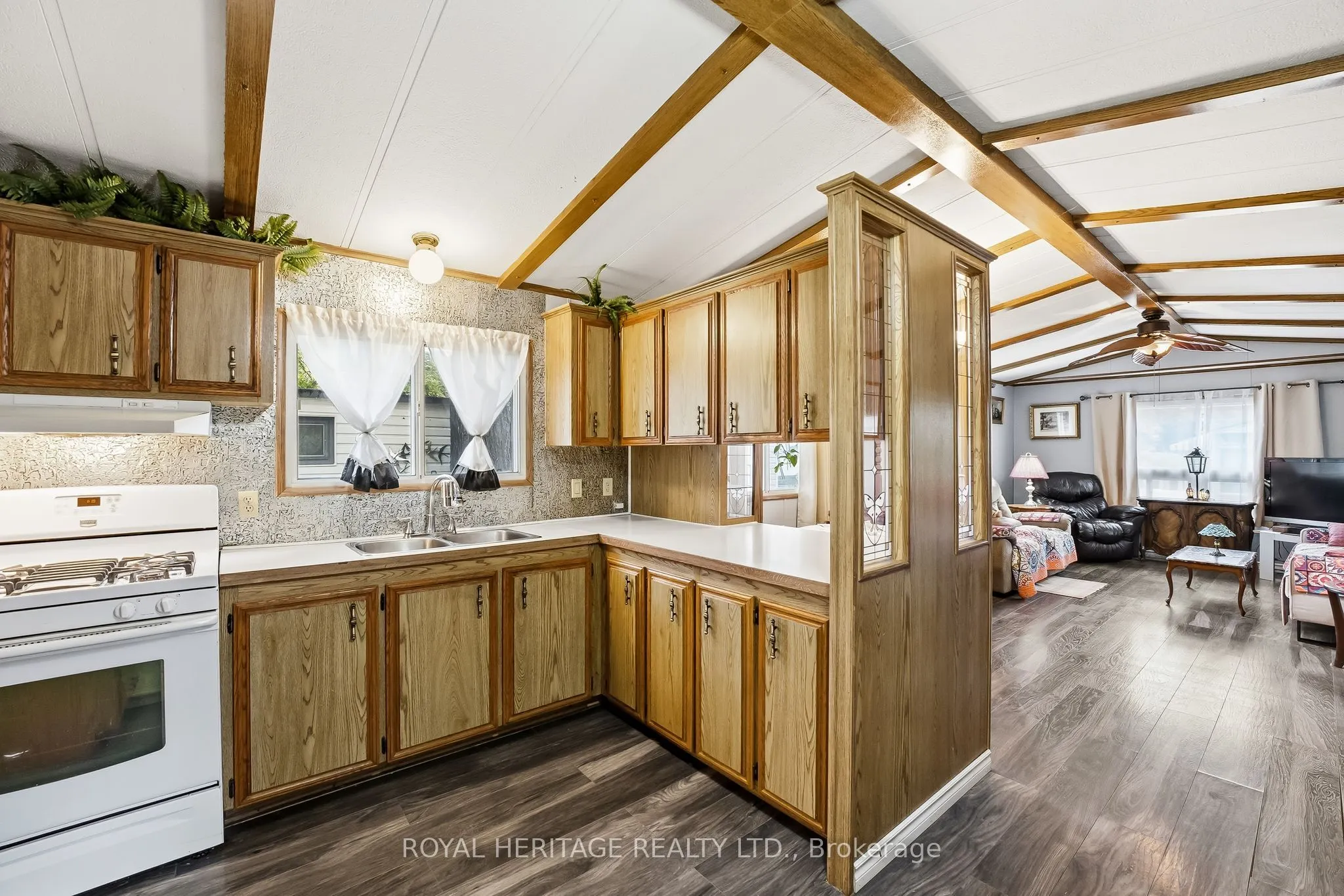 330 King Street E, #6