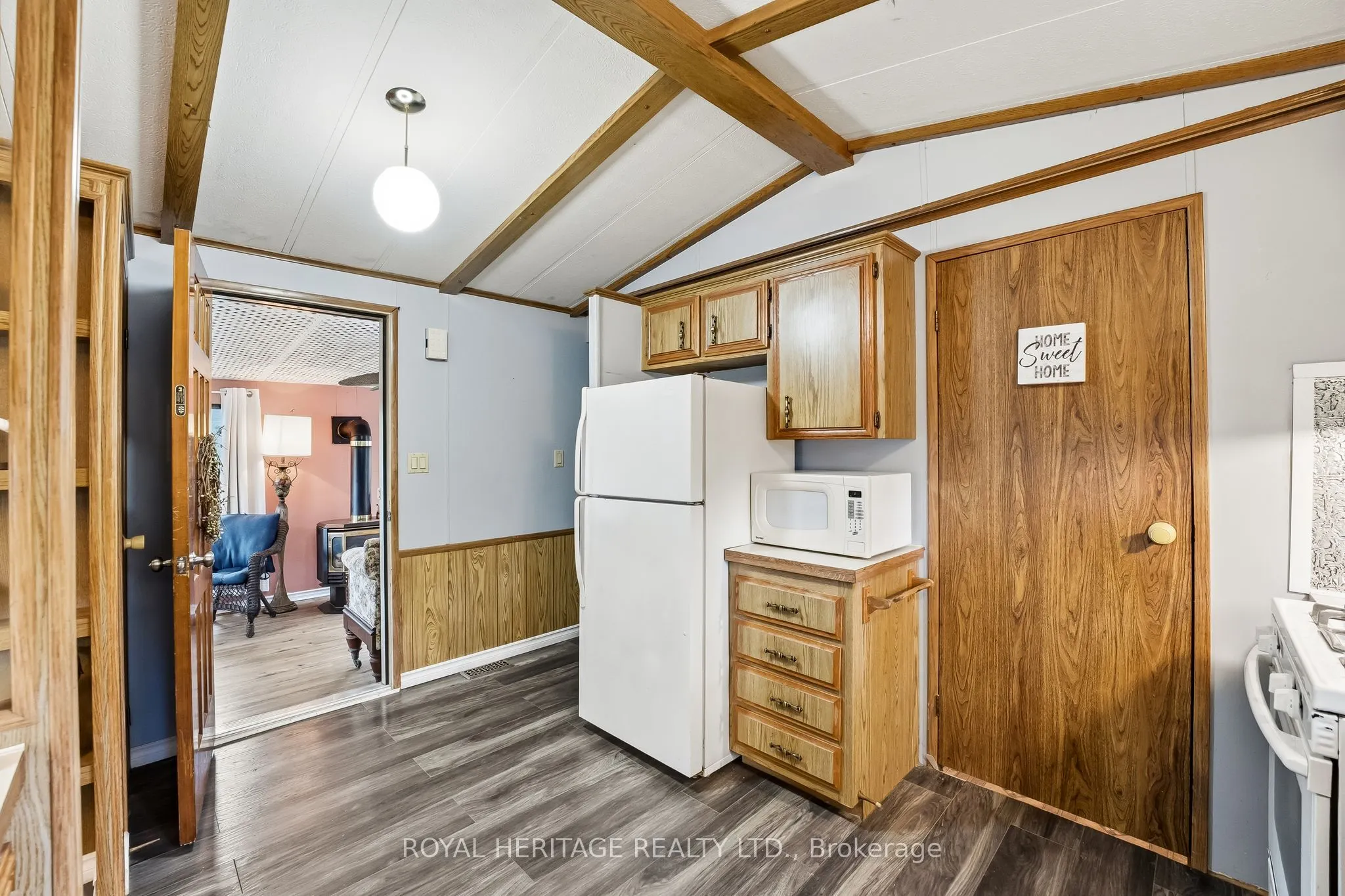330 King Street E, #6