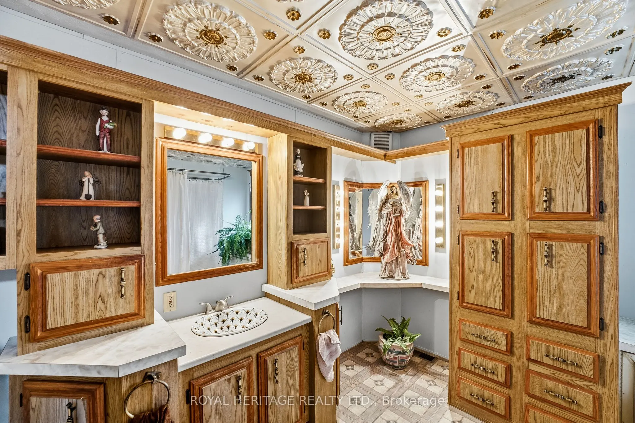 330 King Street E, #6