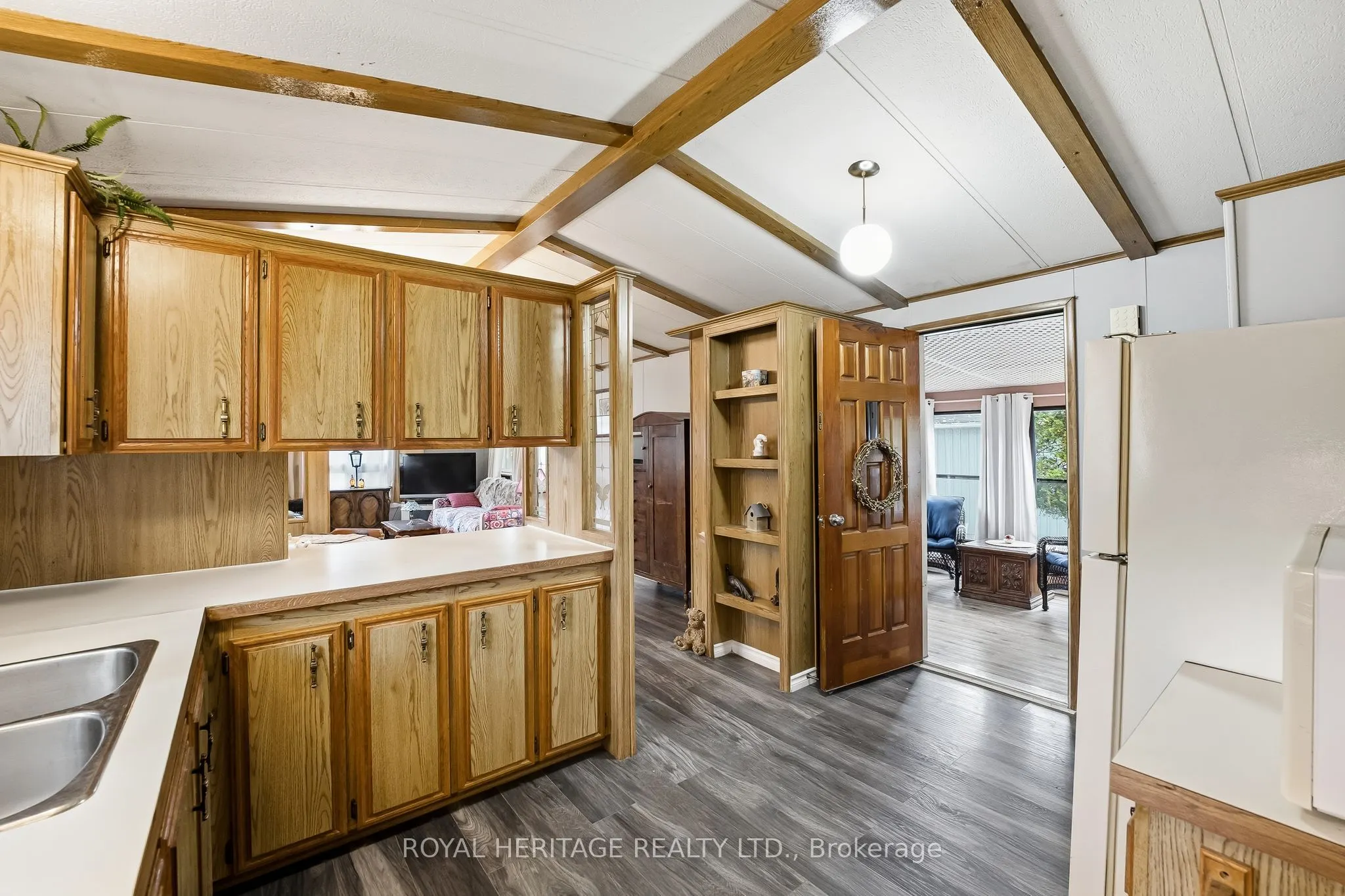 330 King Street E, #6
