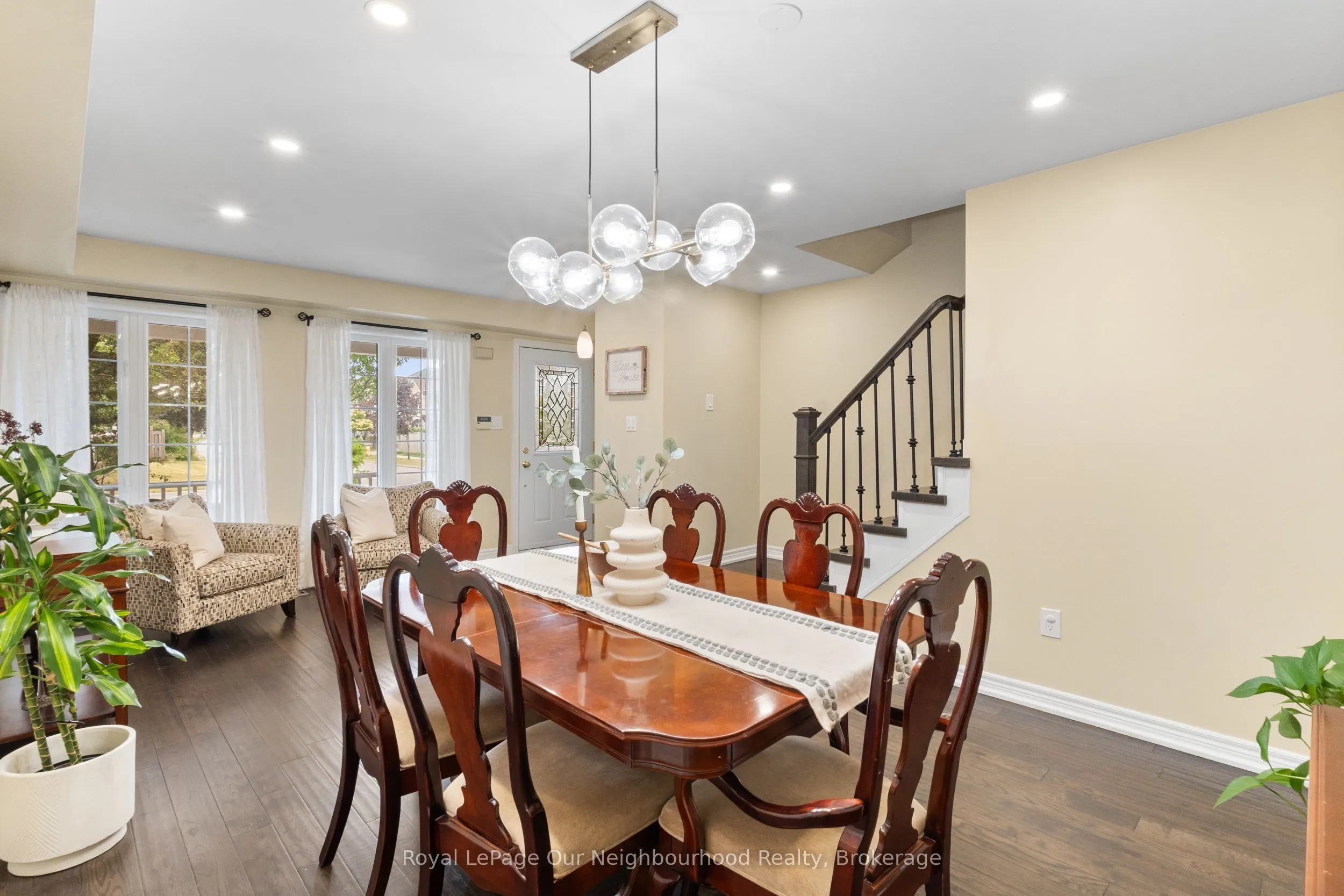 862 Audley Road S
