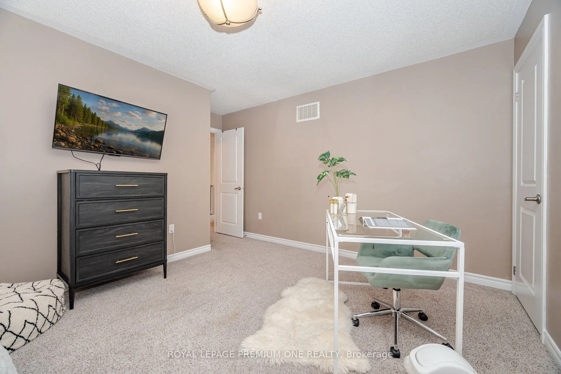 1271 Aldsworth Crescent