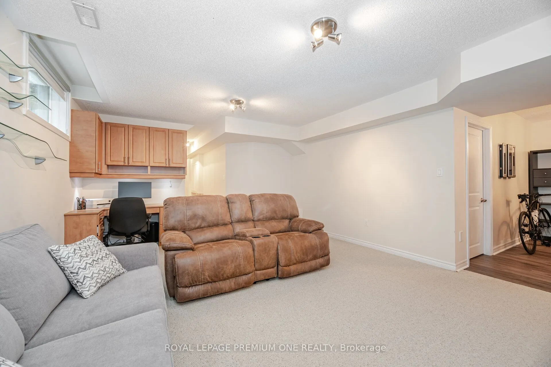 1271 Aldsworth Crescent