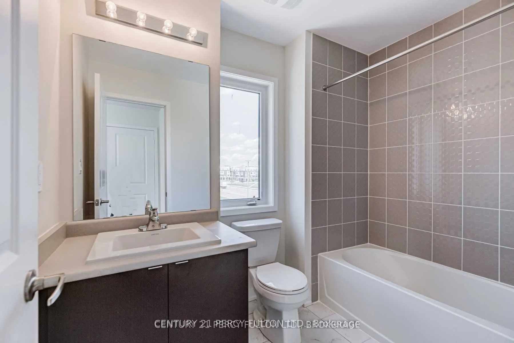 2550 Castlegate Crossing Drive, #105