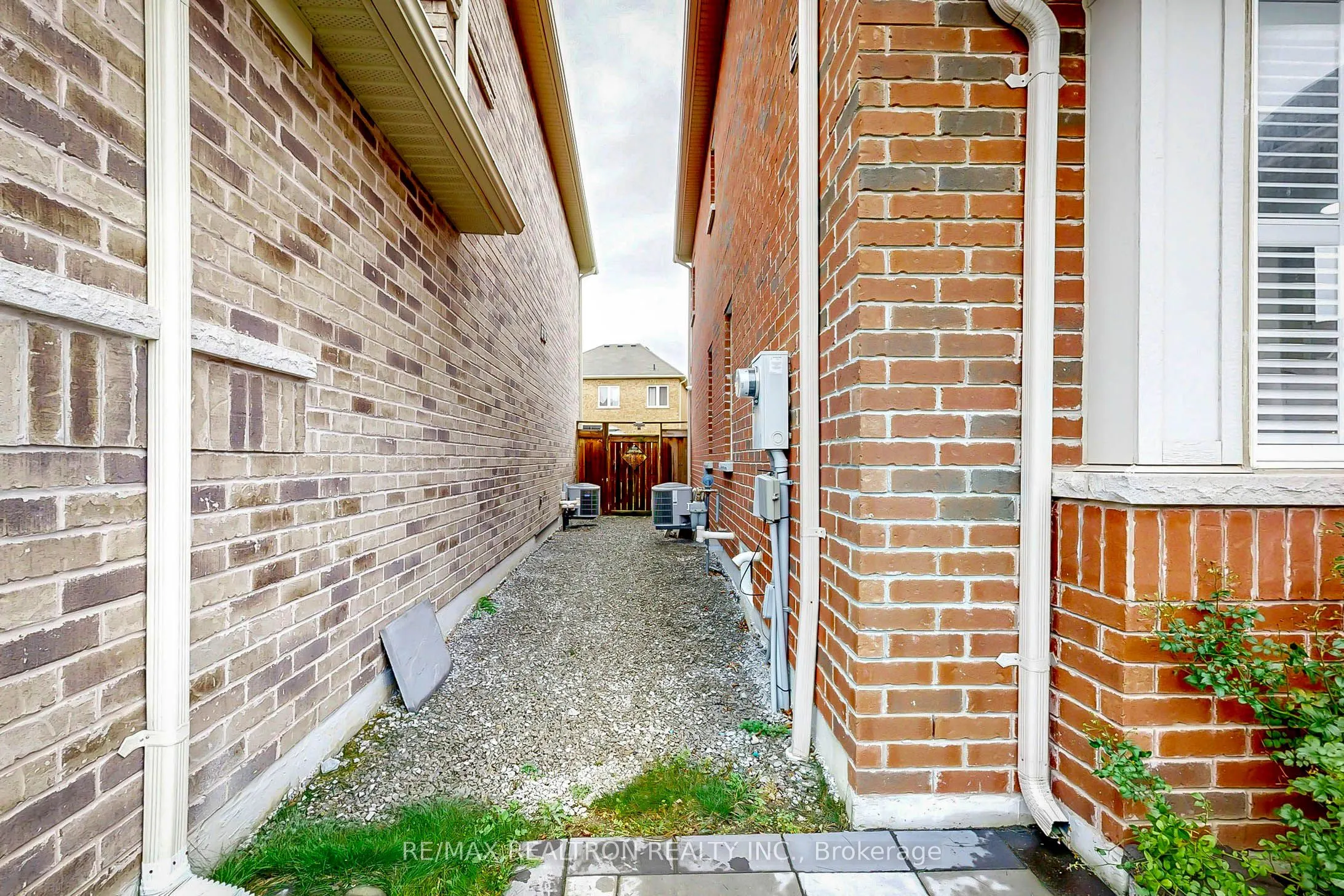40 Oswell Drive