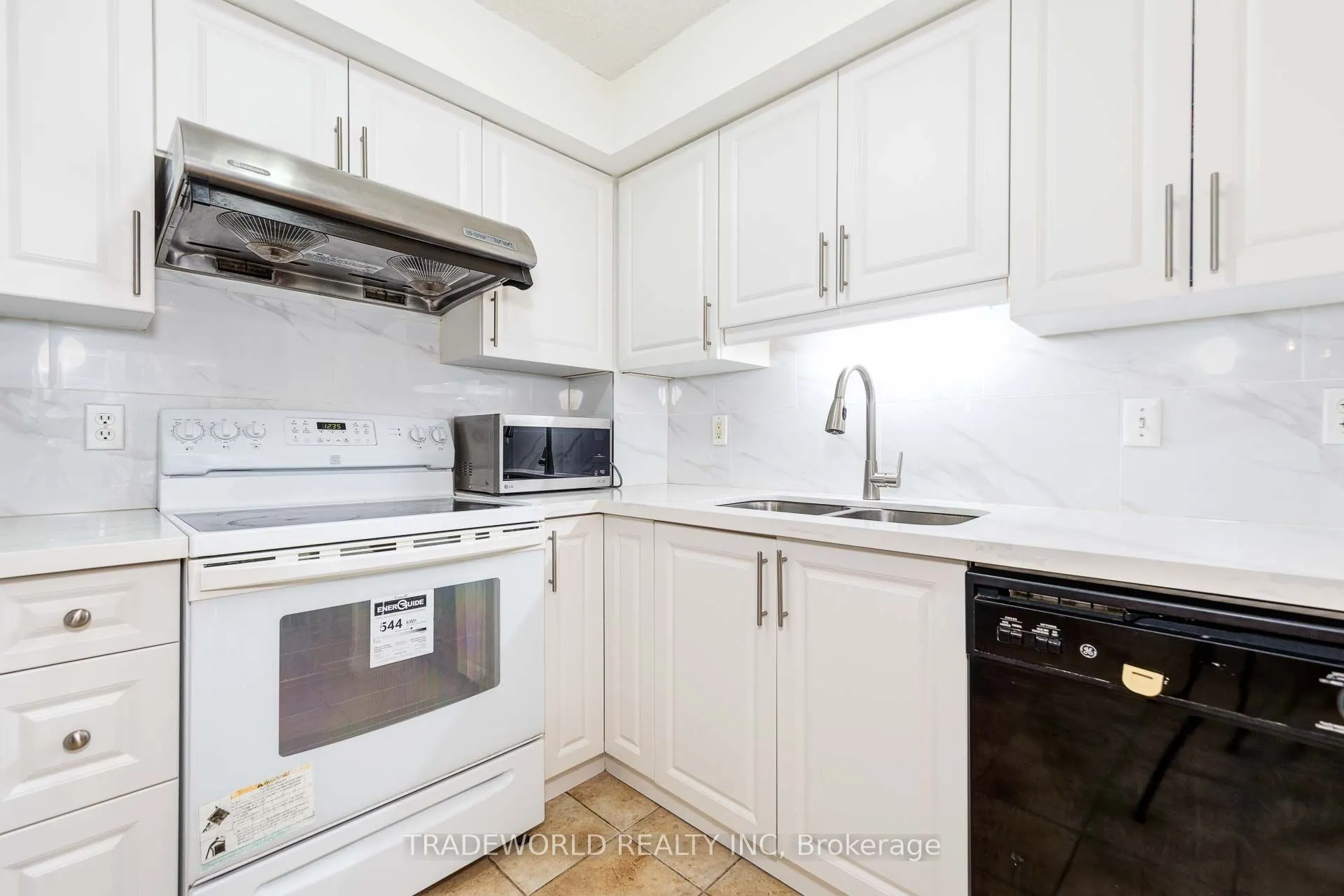 5225 Finch Avenue E, #201