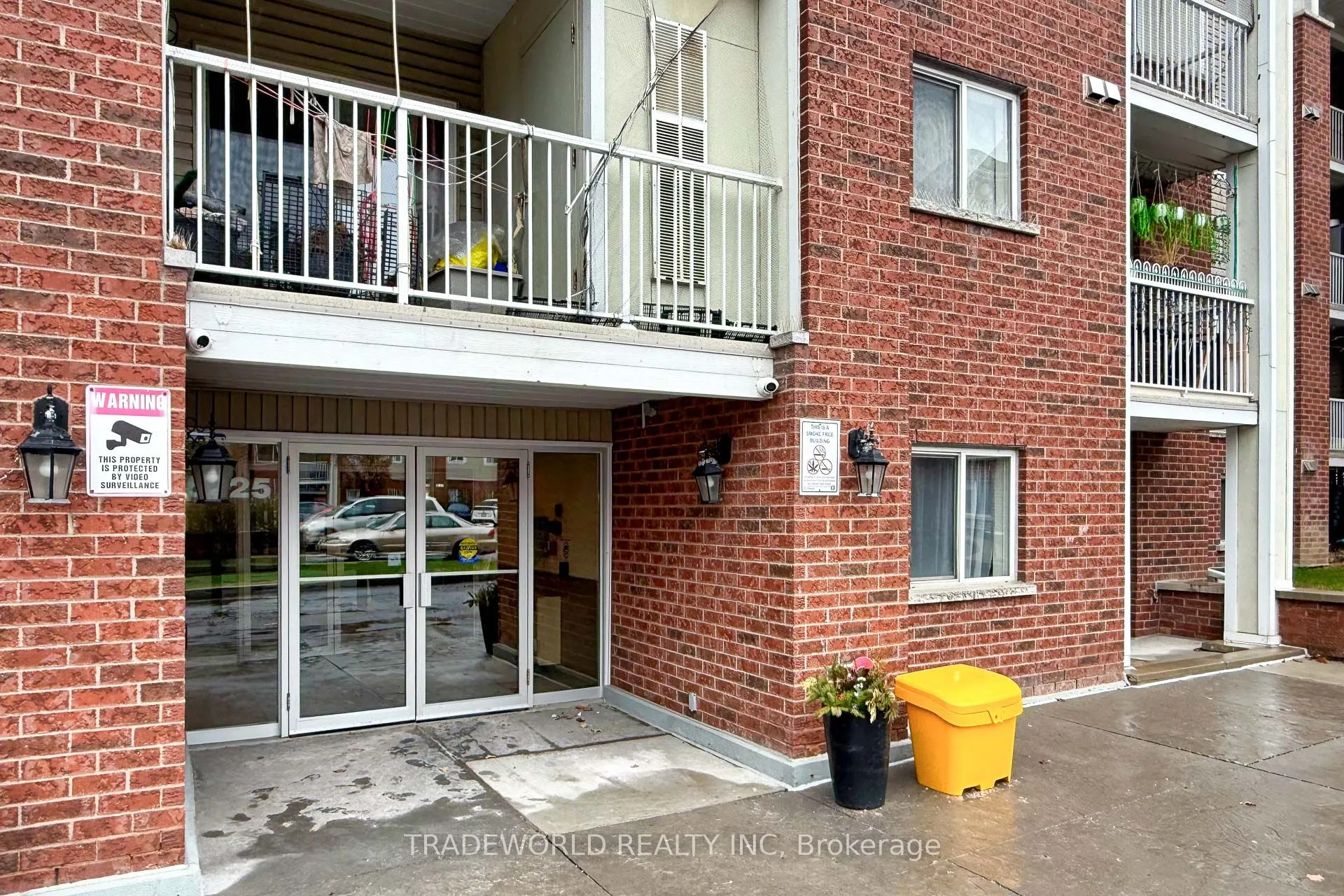 5225 Finch Avenue E, #201