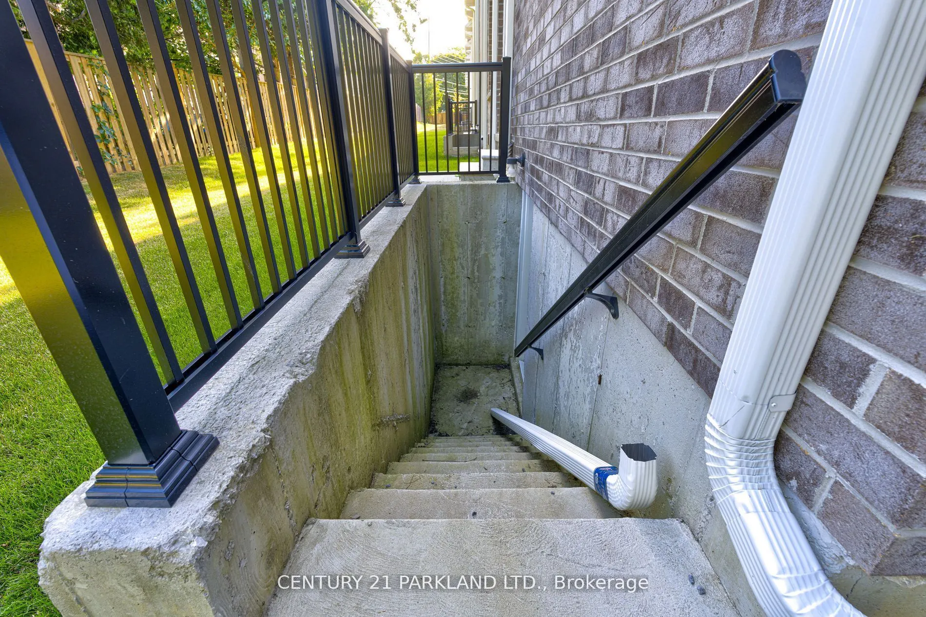 1741 Fairport Road, #POTL #4