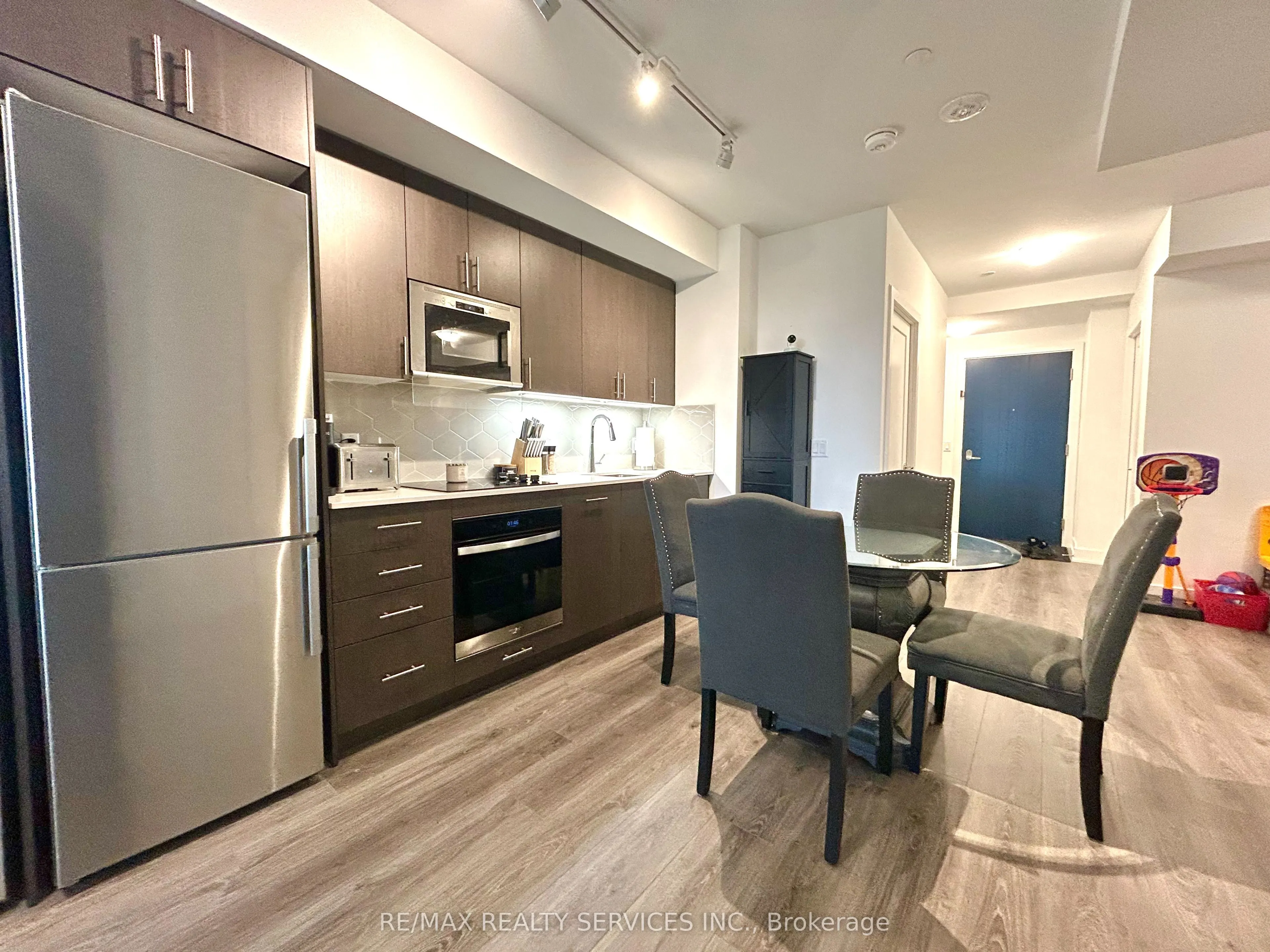 2545 Simcoe Street, #212