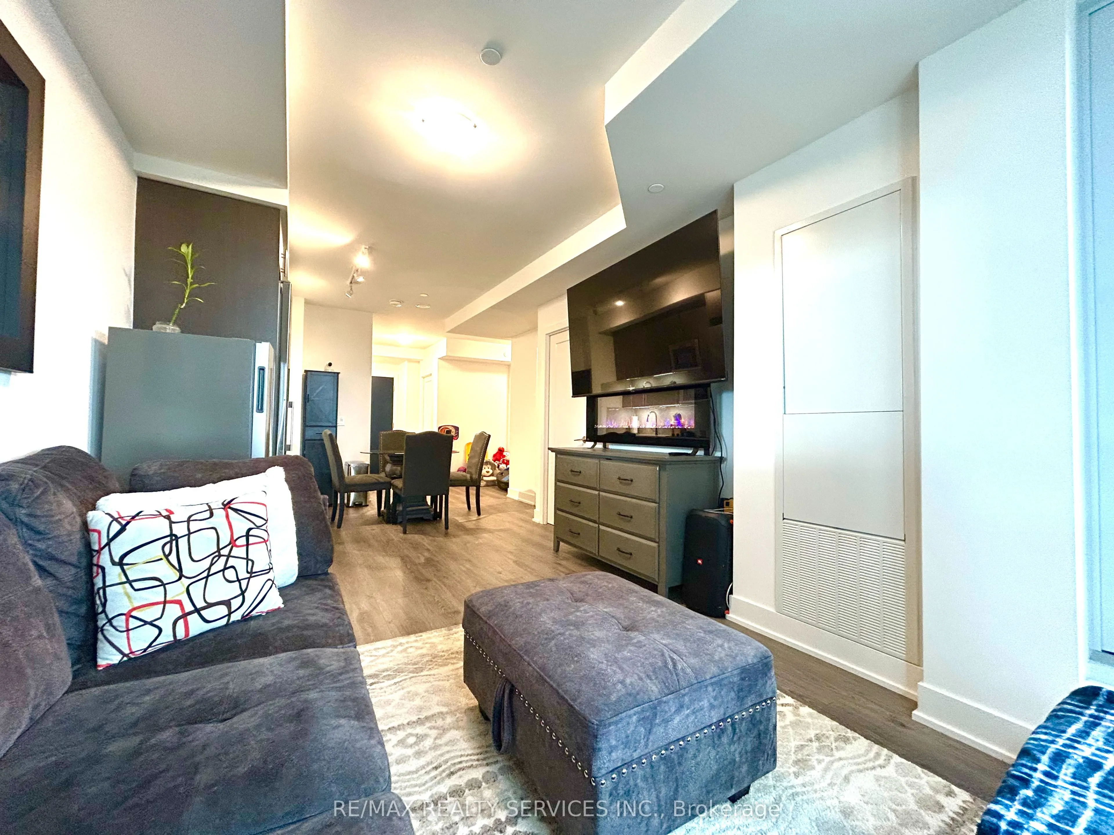 2545 Simcoe Street, #212