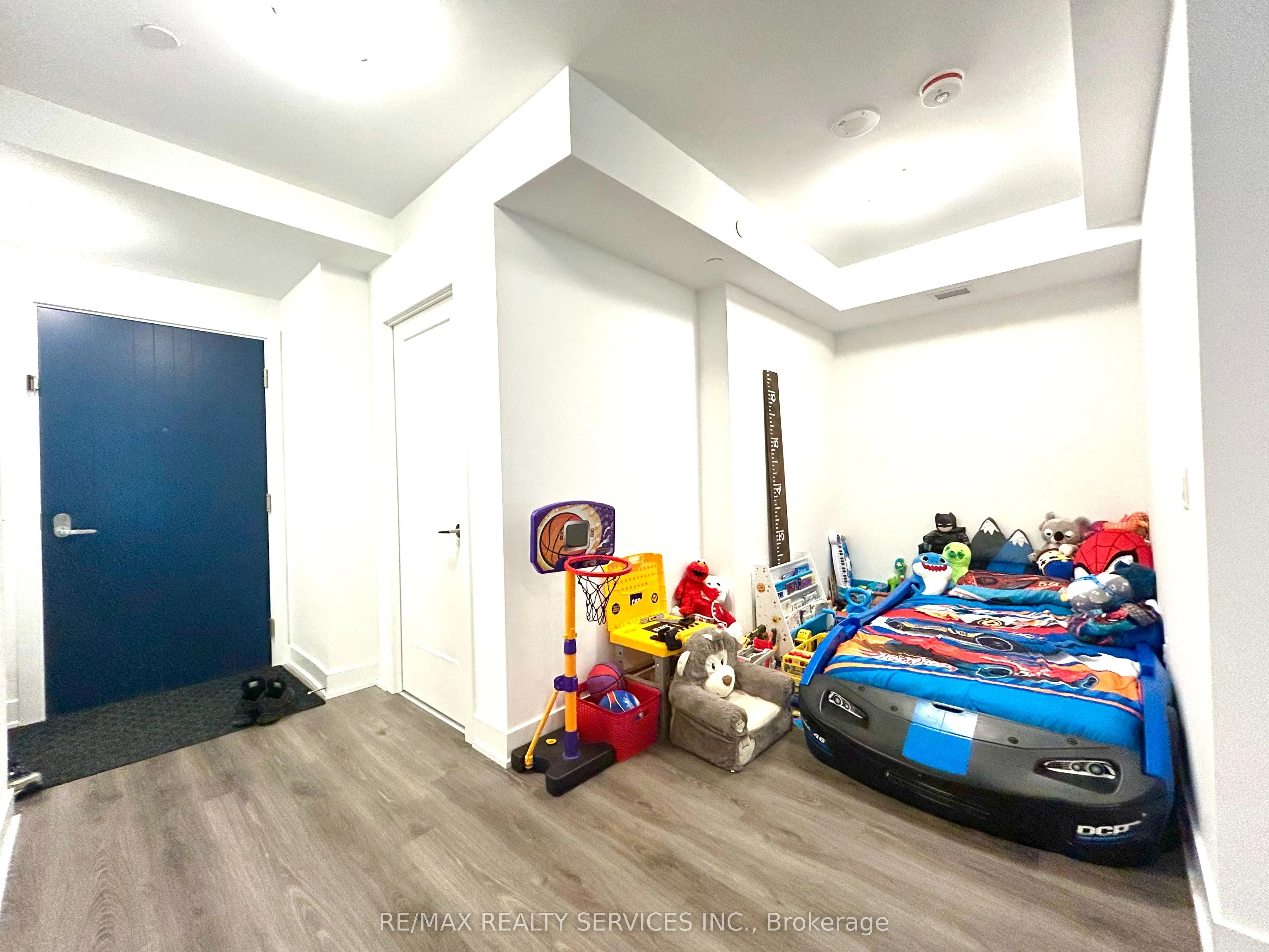 2545 Simcoe Street, #212