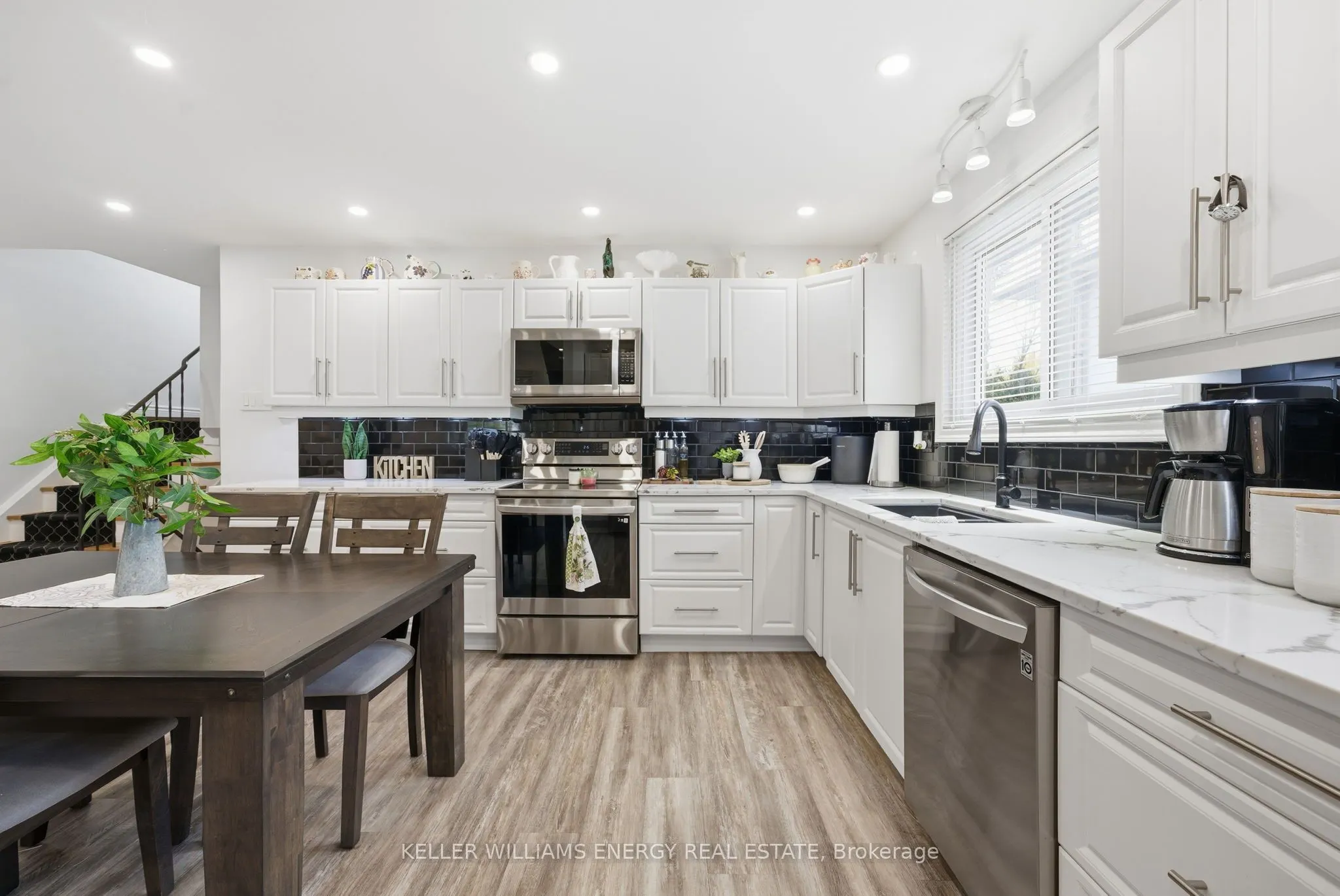 649 Berwick Crescent