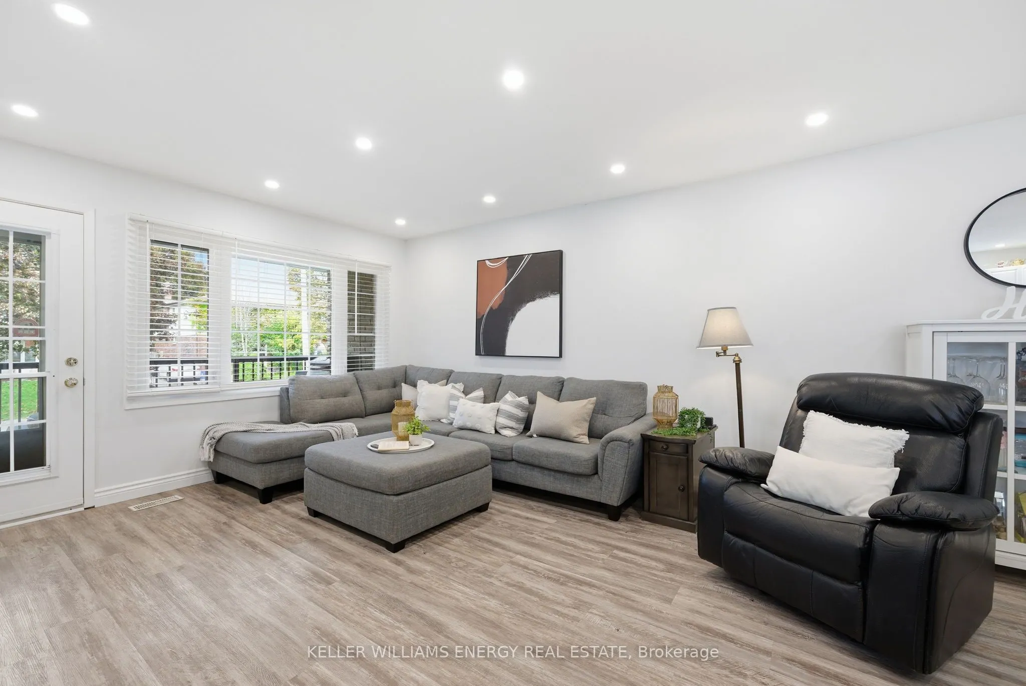 649 Berwick Crescent