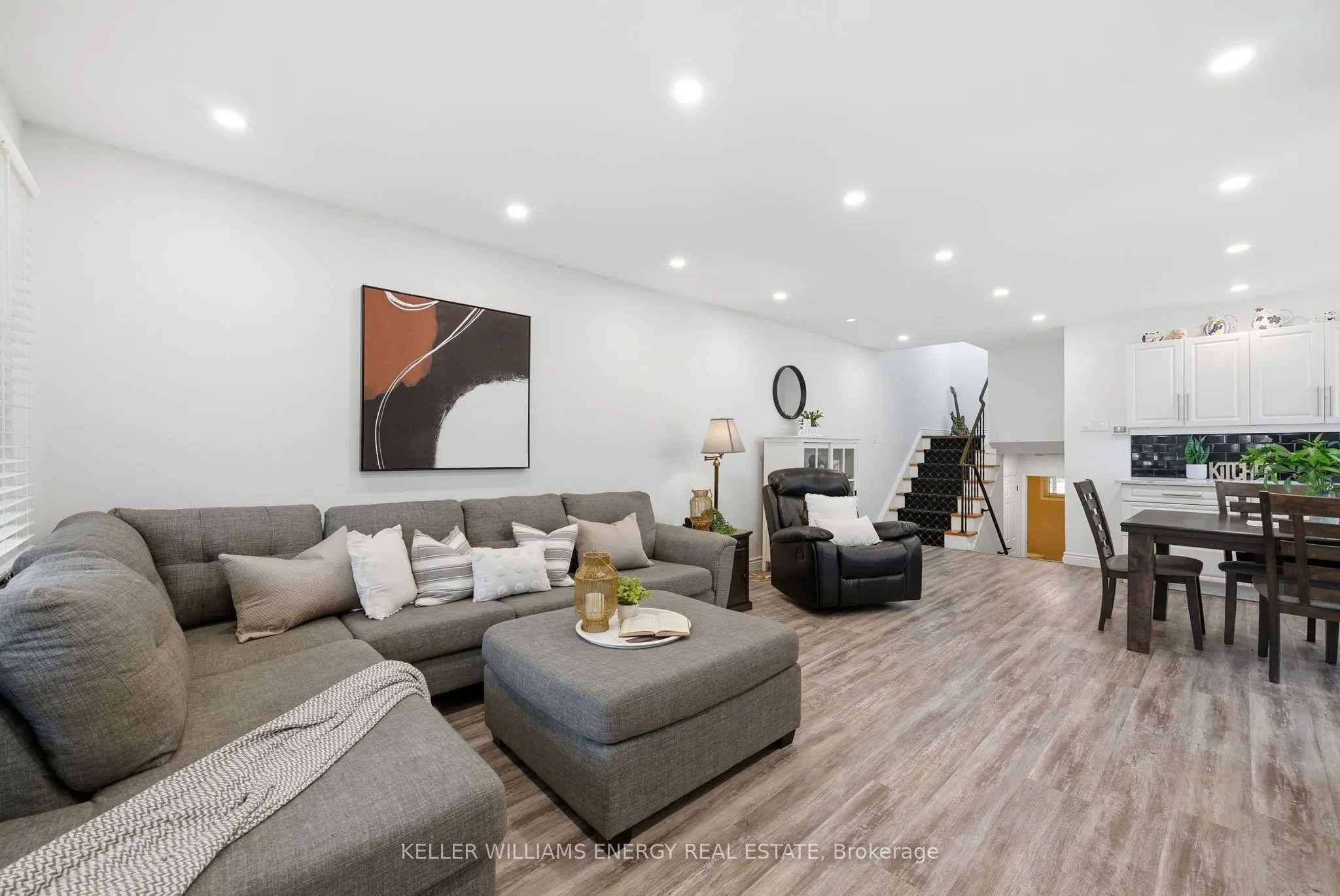649 Berwick Crescent