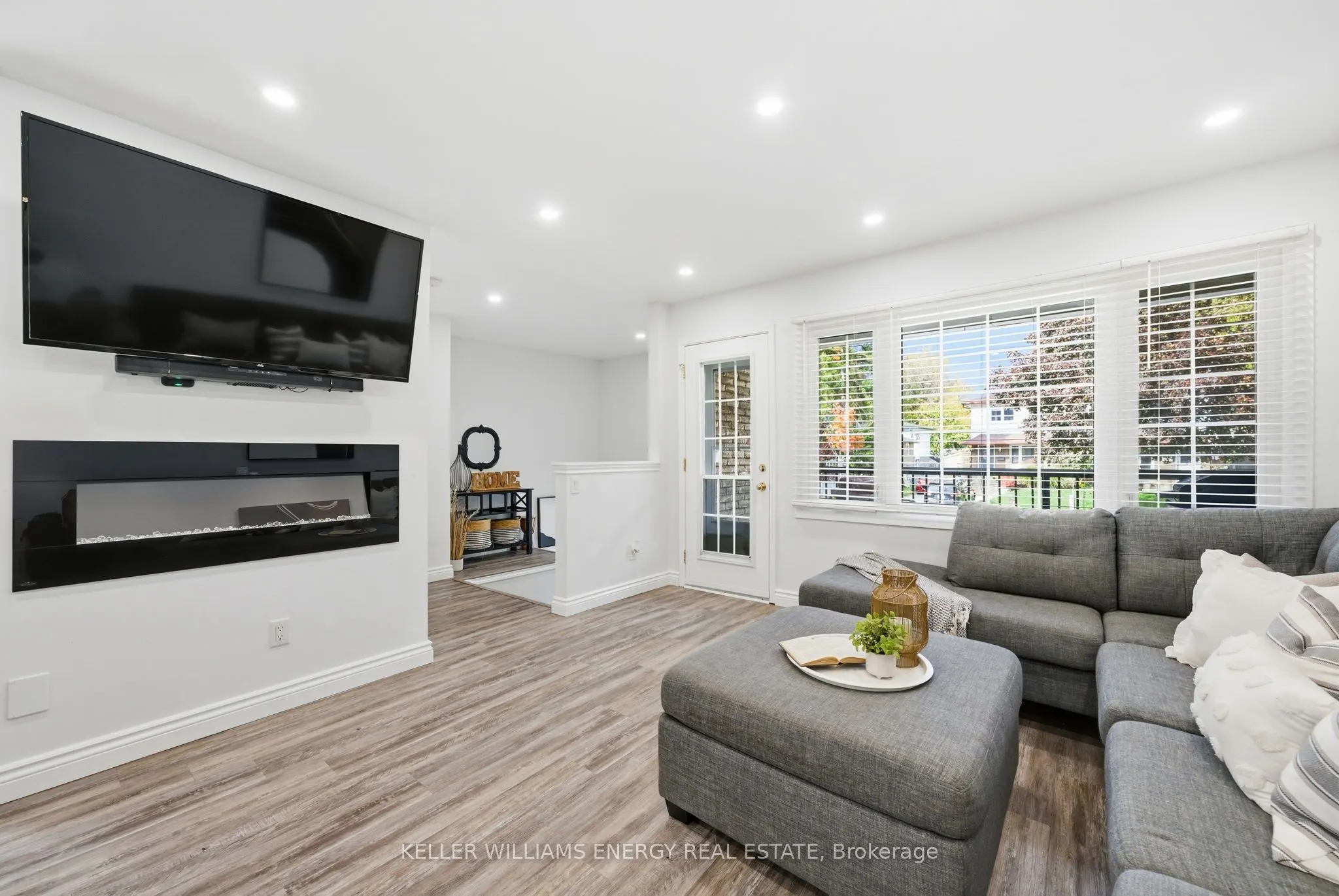 649 Berwick Crescent