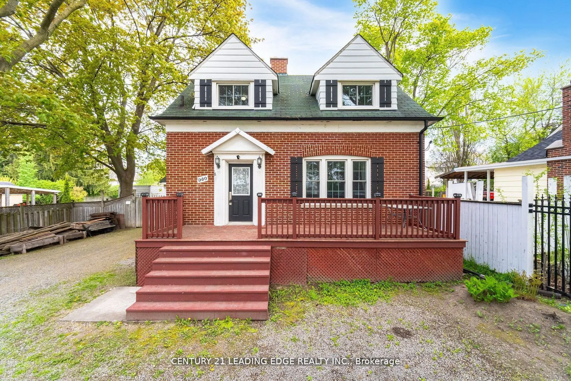 980 King Street E