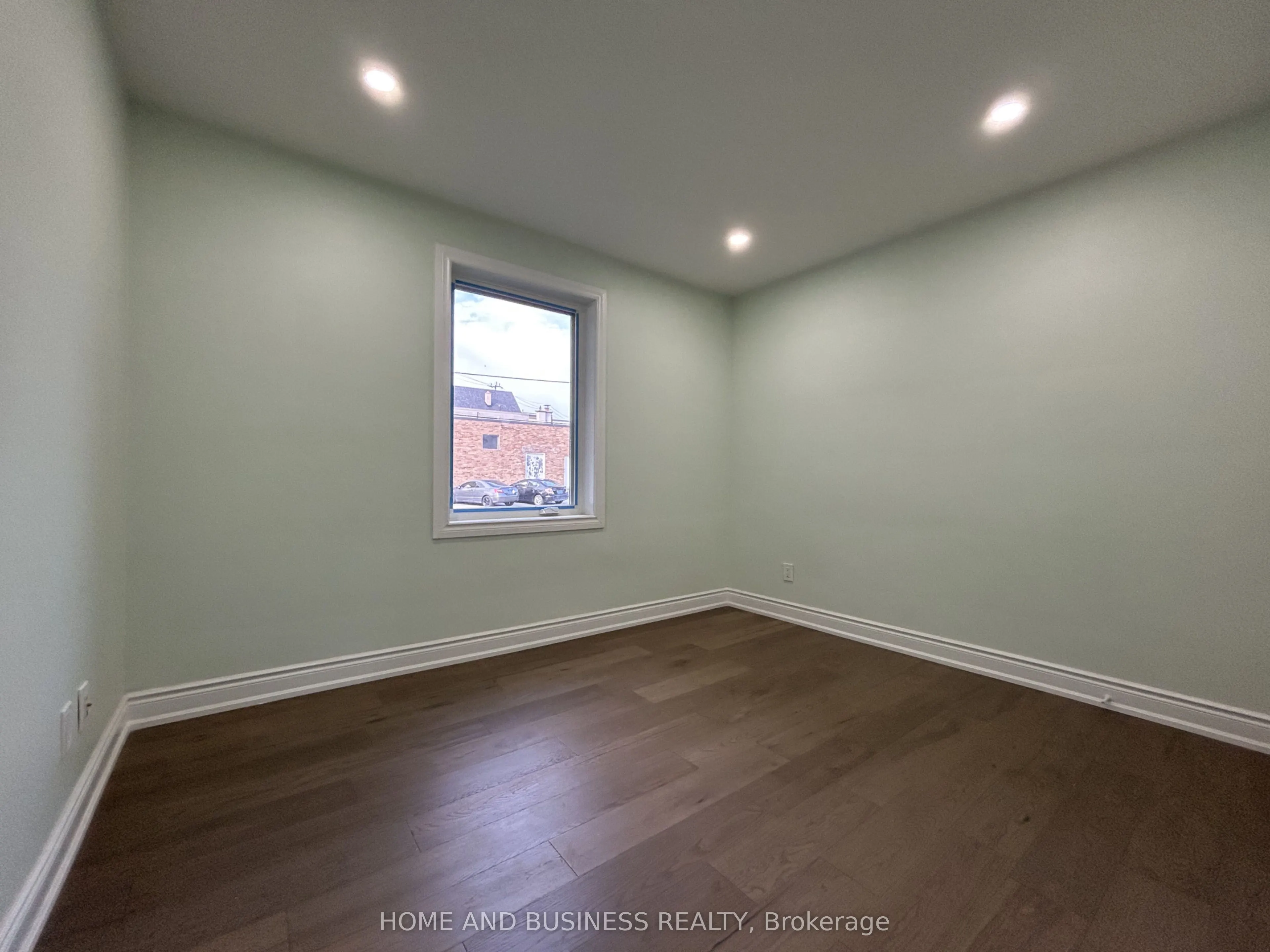35 Mack Avenue
