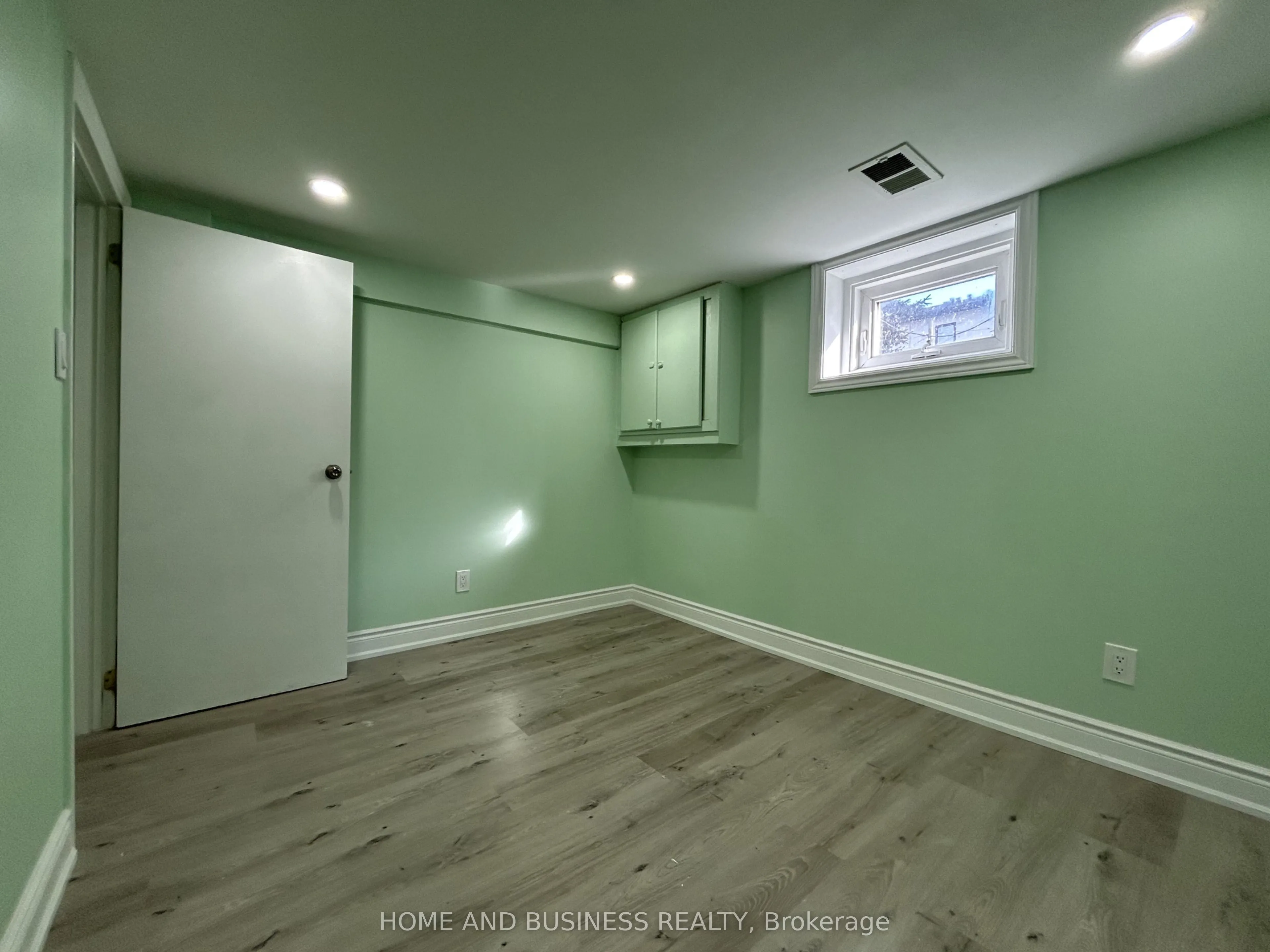 35 Mack Avenue