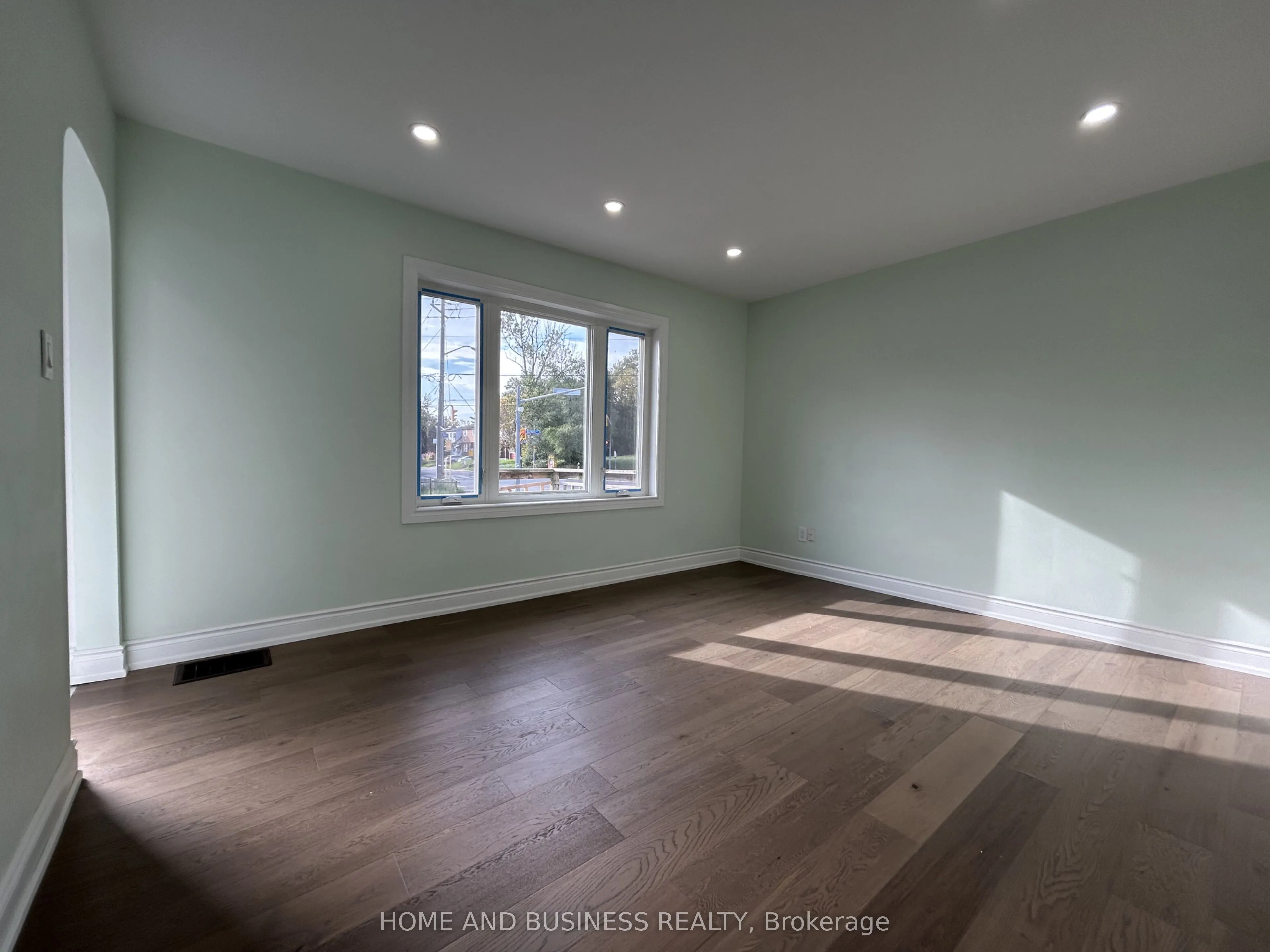 35 Mack Avenue