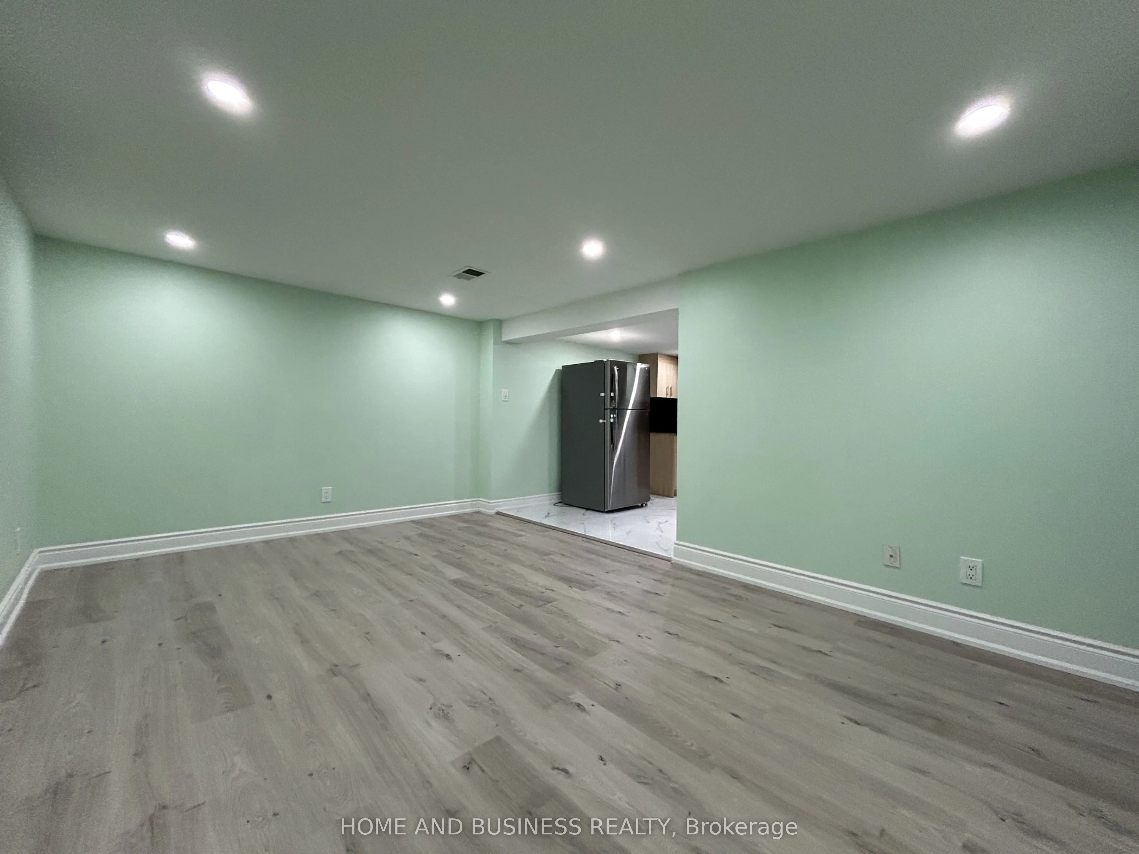35 Mack Avenue