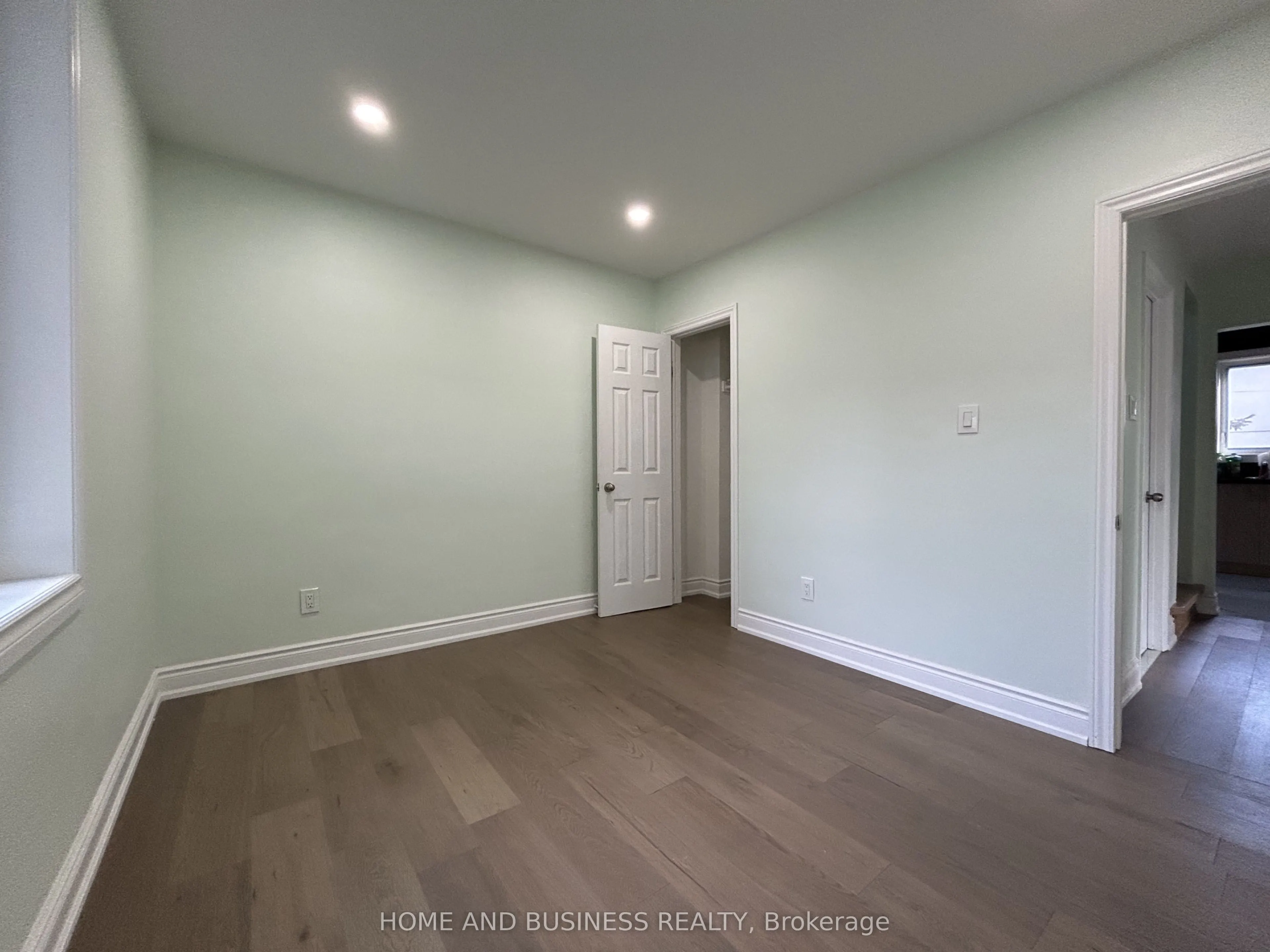35 Mack Avenue