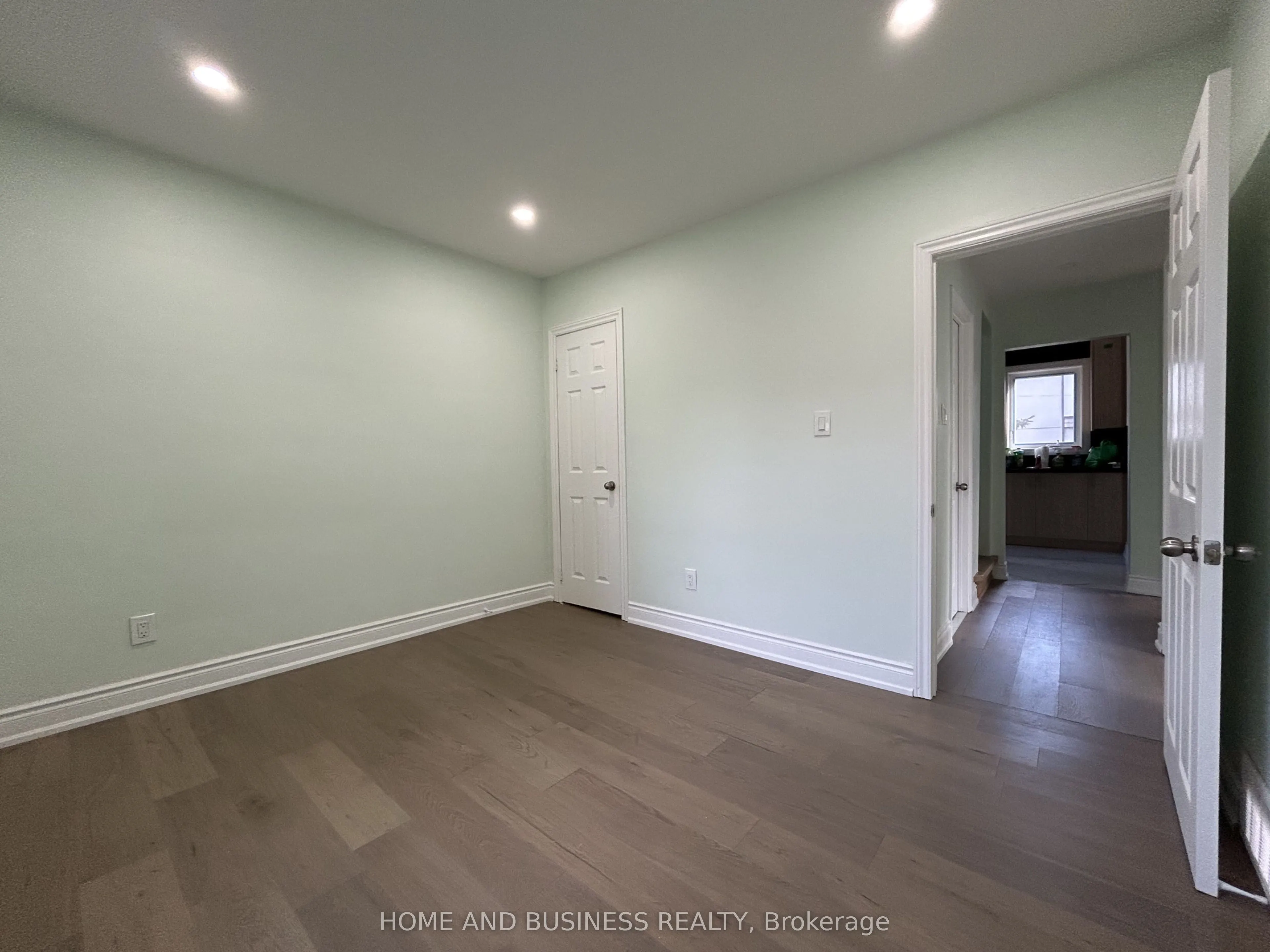 35 Mack Avenue