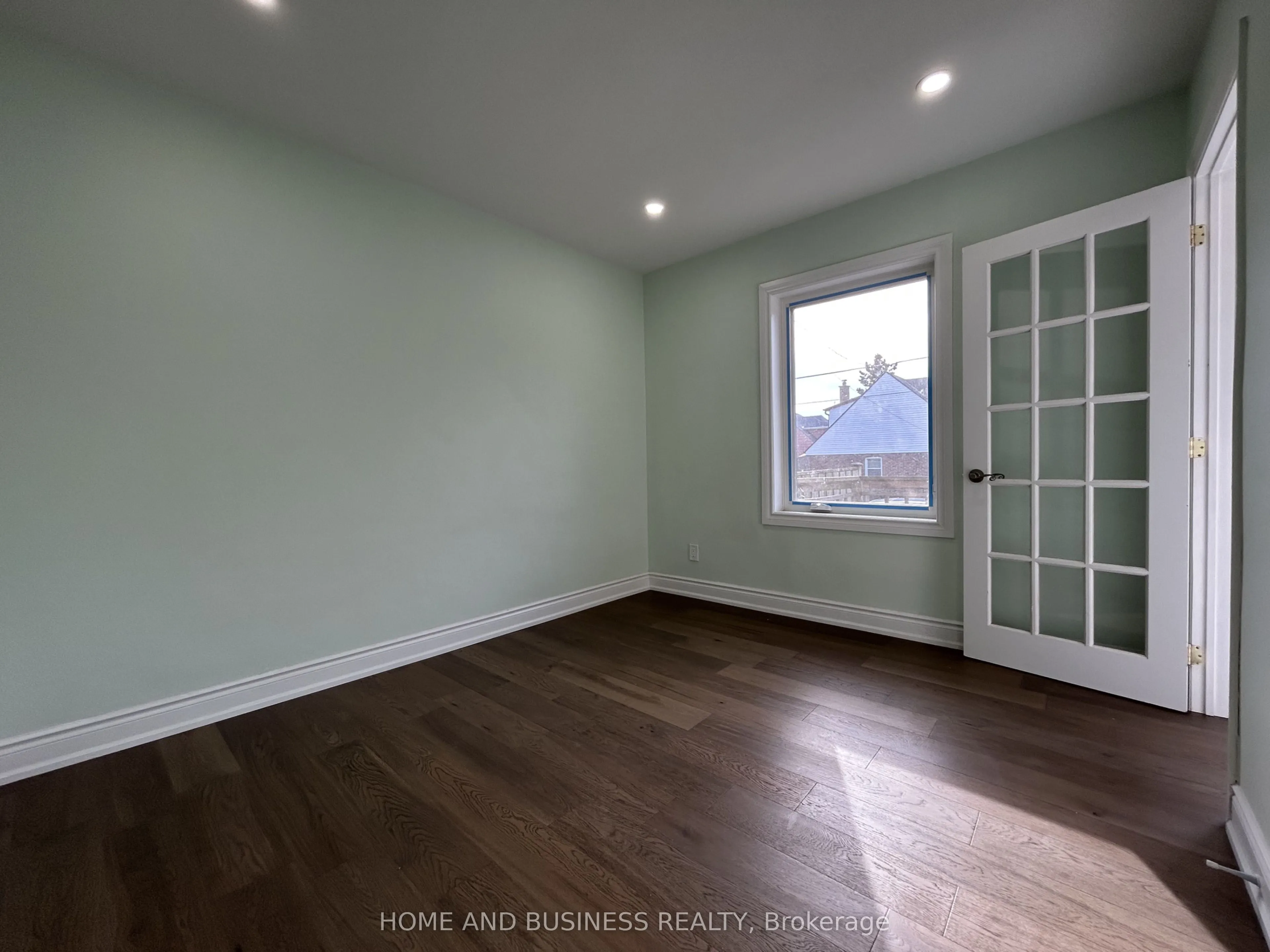 35 Mack Avenue