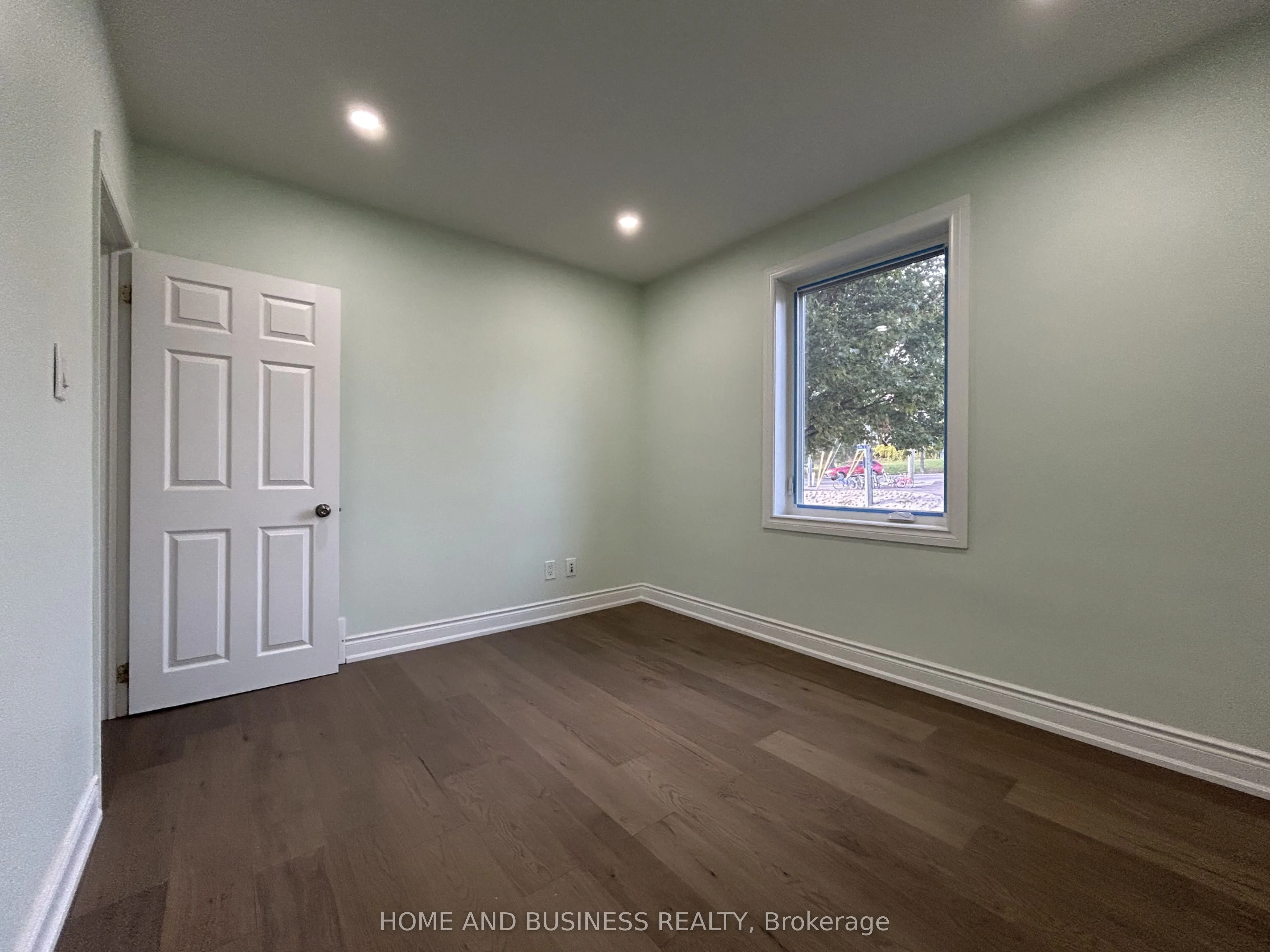 35 Mack Avenue