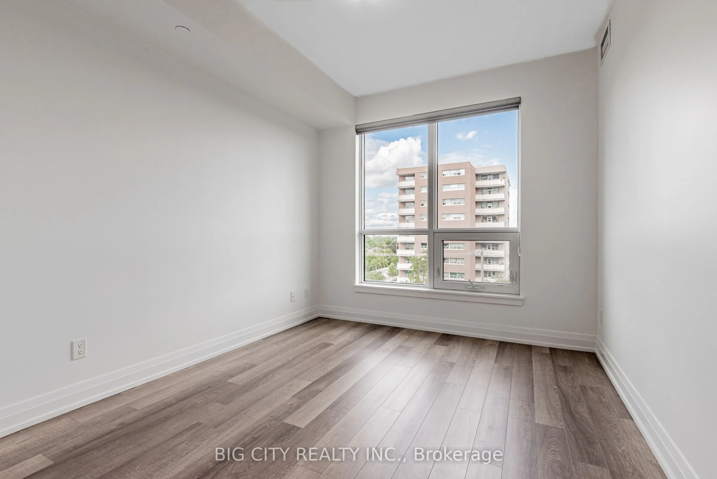 3121 Sheppard Avenue E, #611