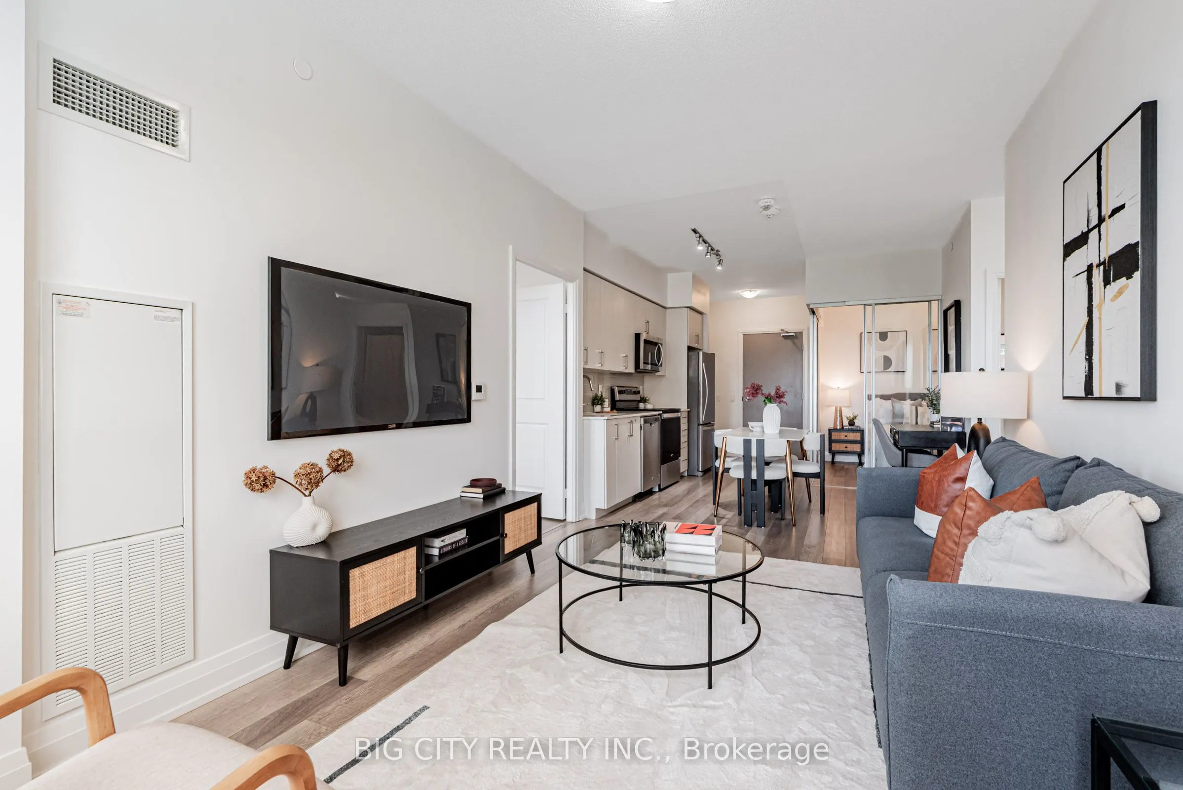 3121 Sheppard Avenue E, #611