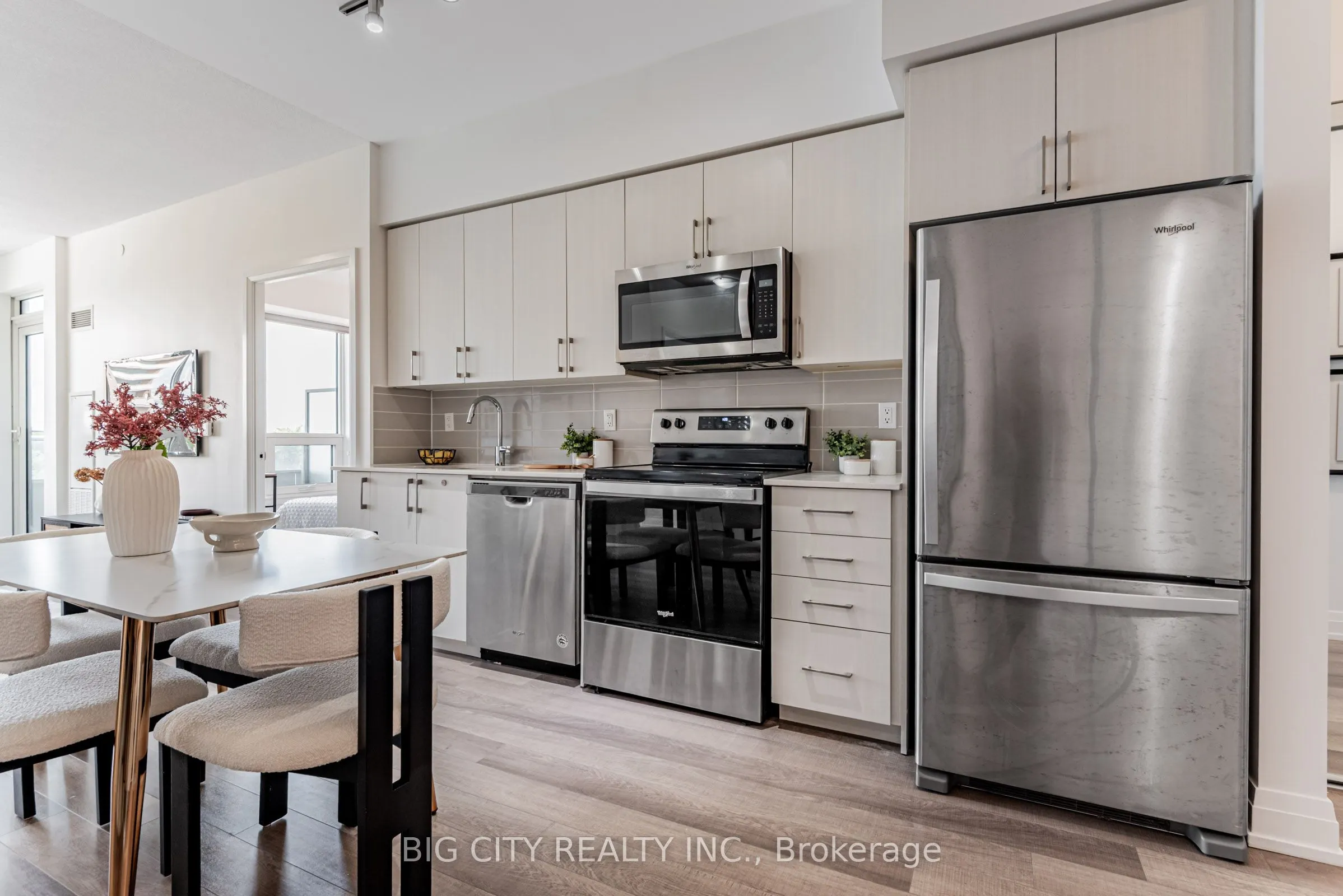 3121 Sheppard Avenue E, #611
