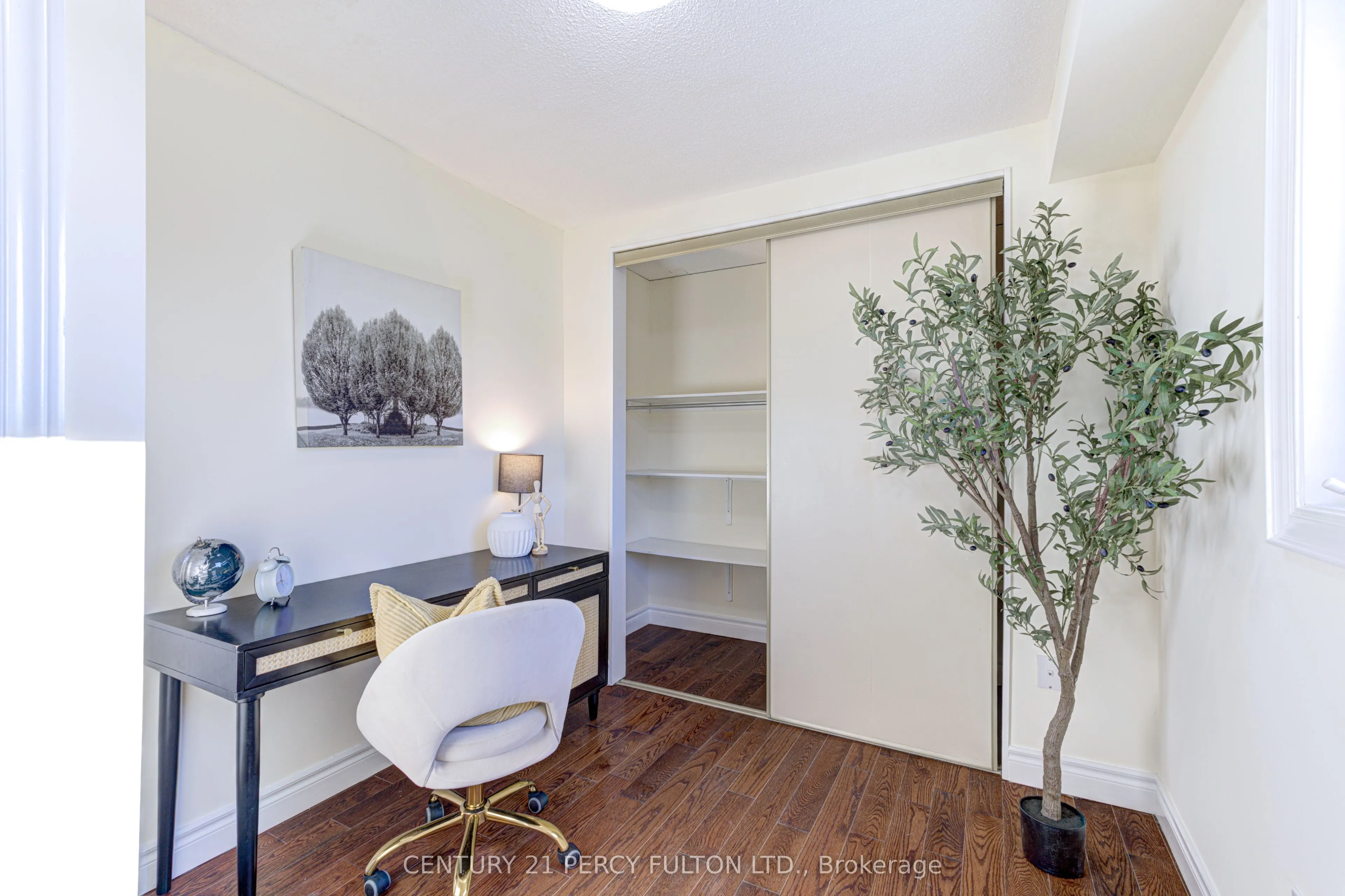 105 Clements Road W