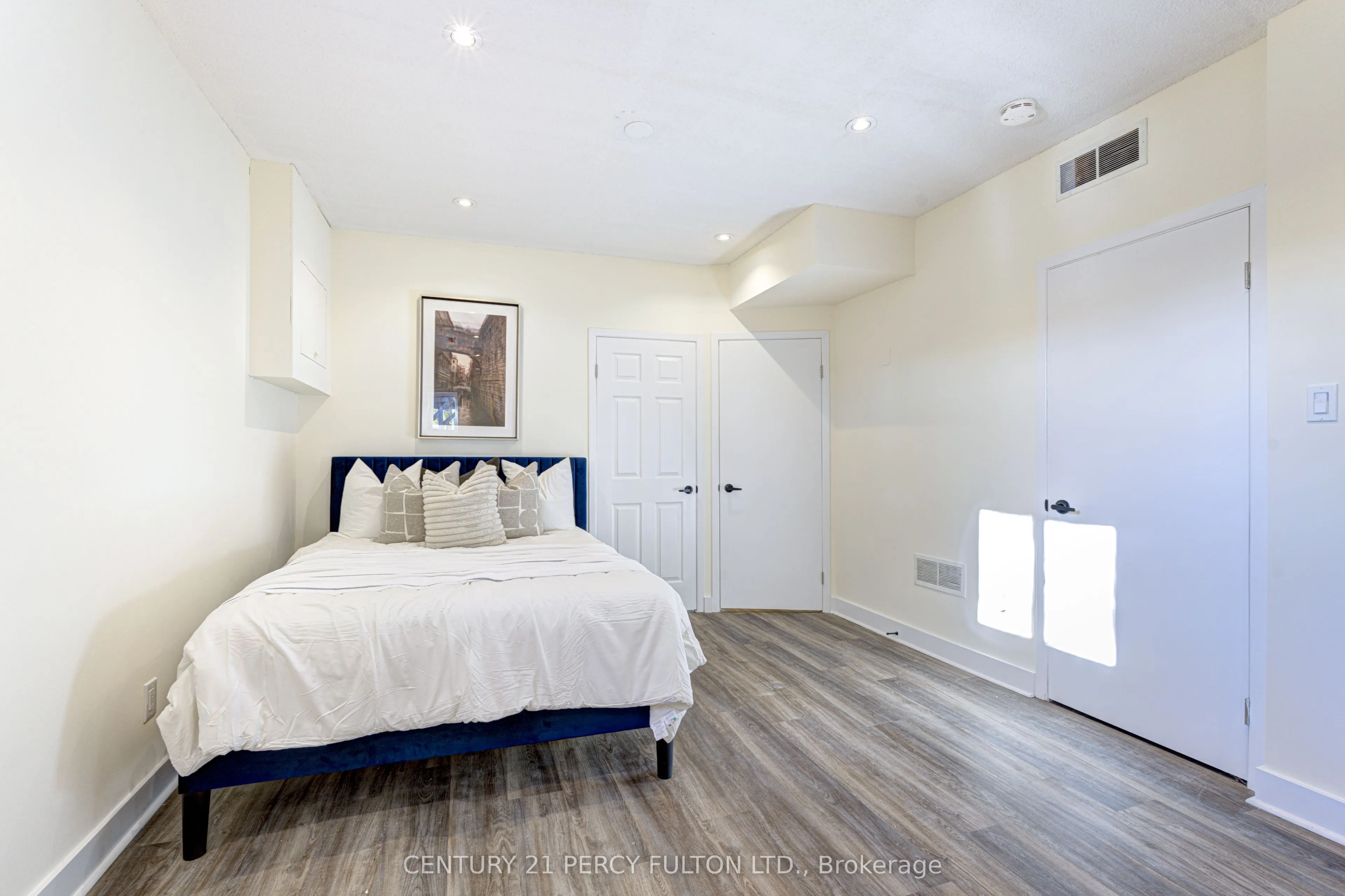 105 Clements Road W