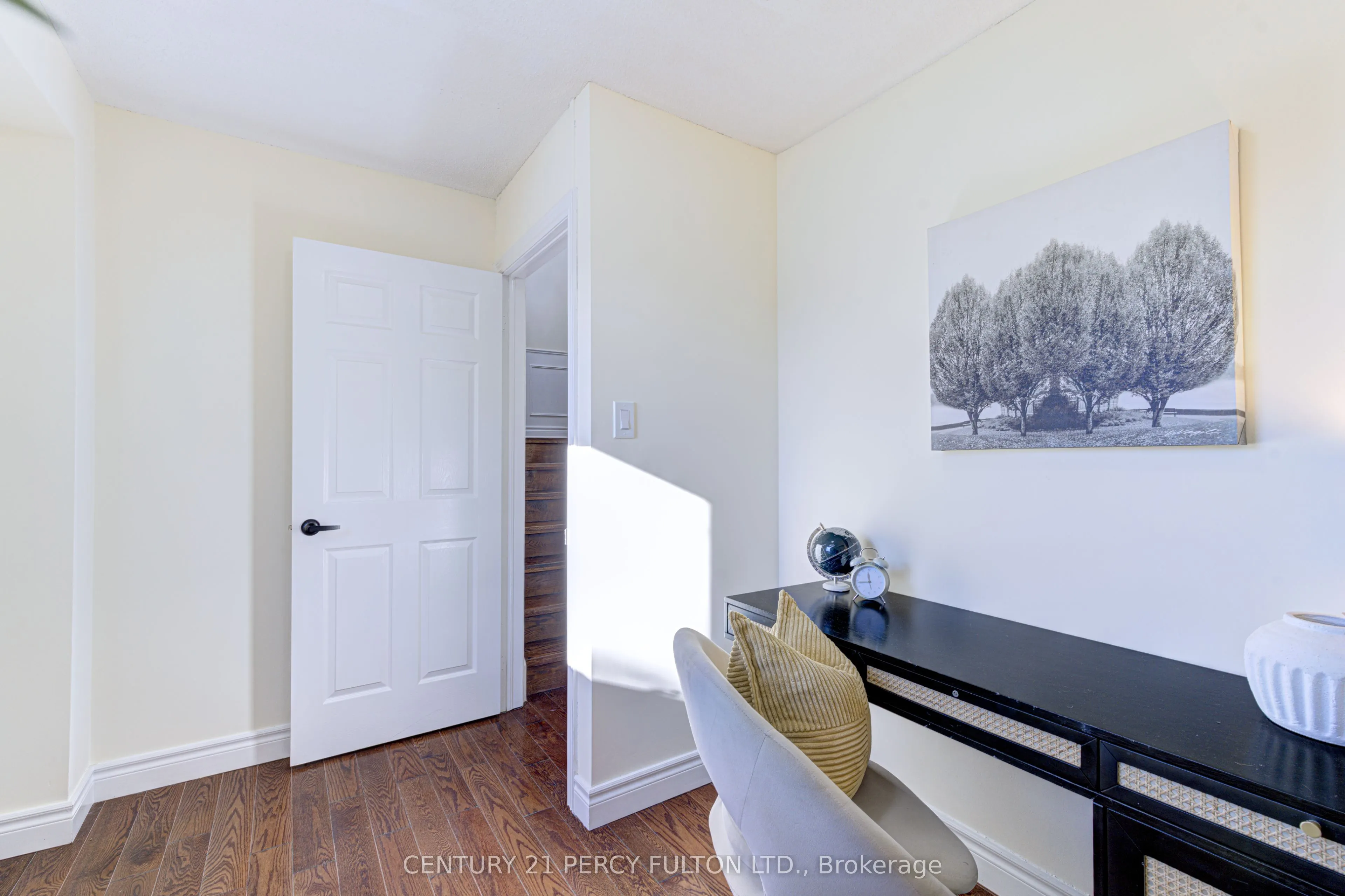 105 Clements Road W