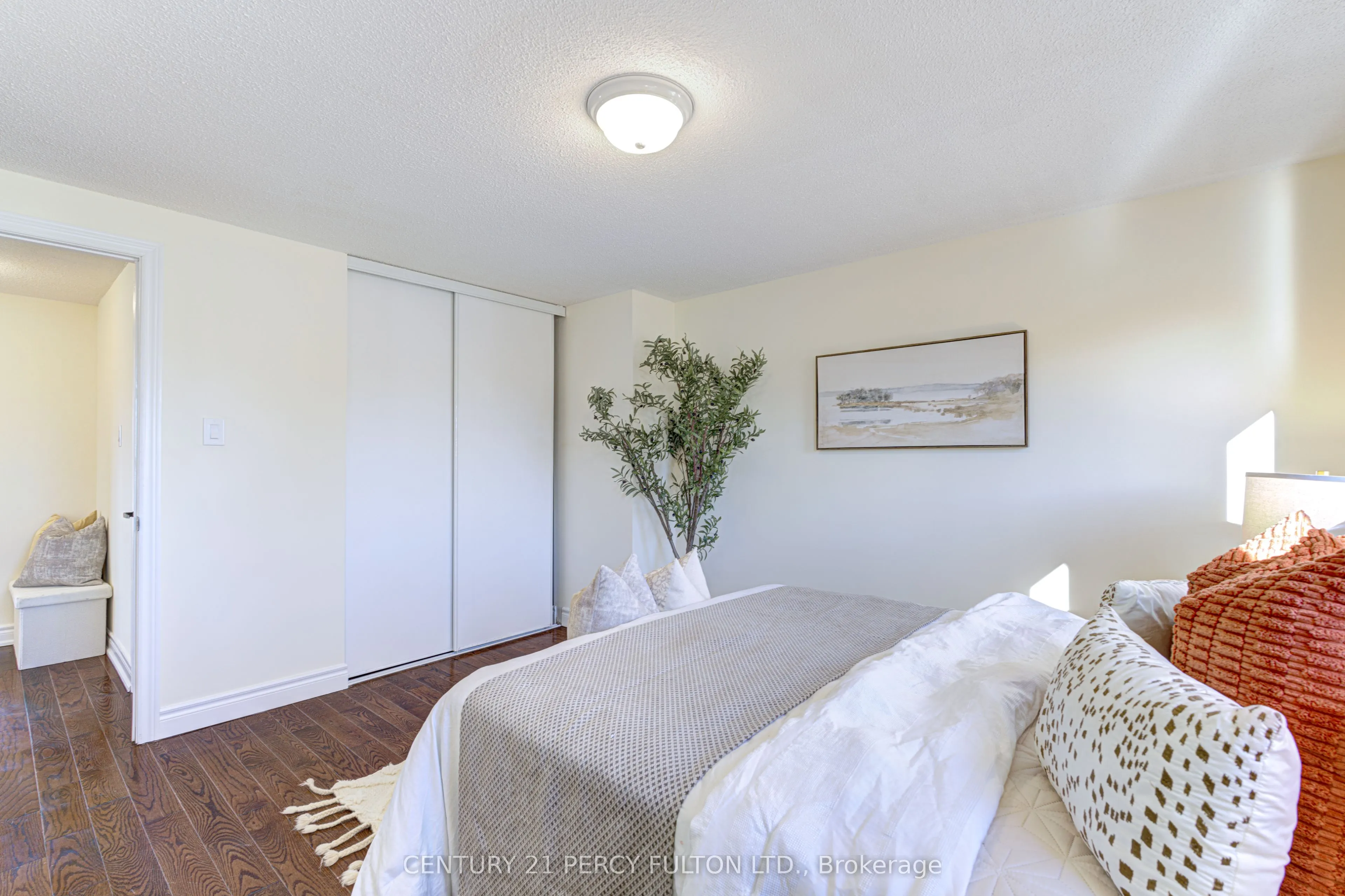 105 Clements Road W