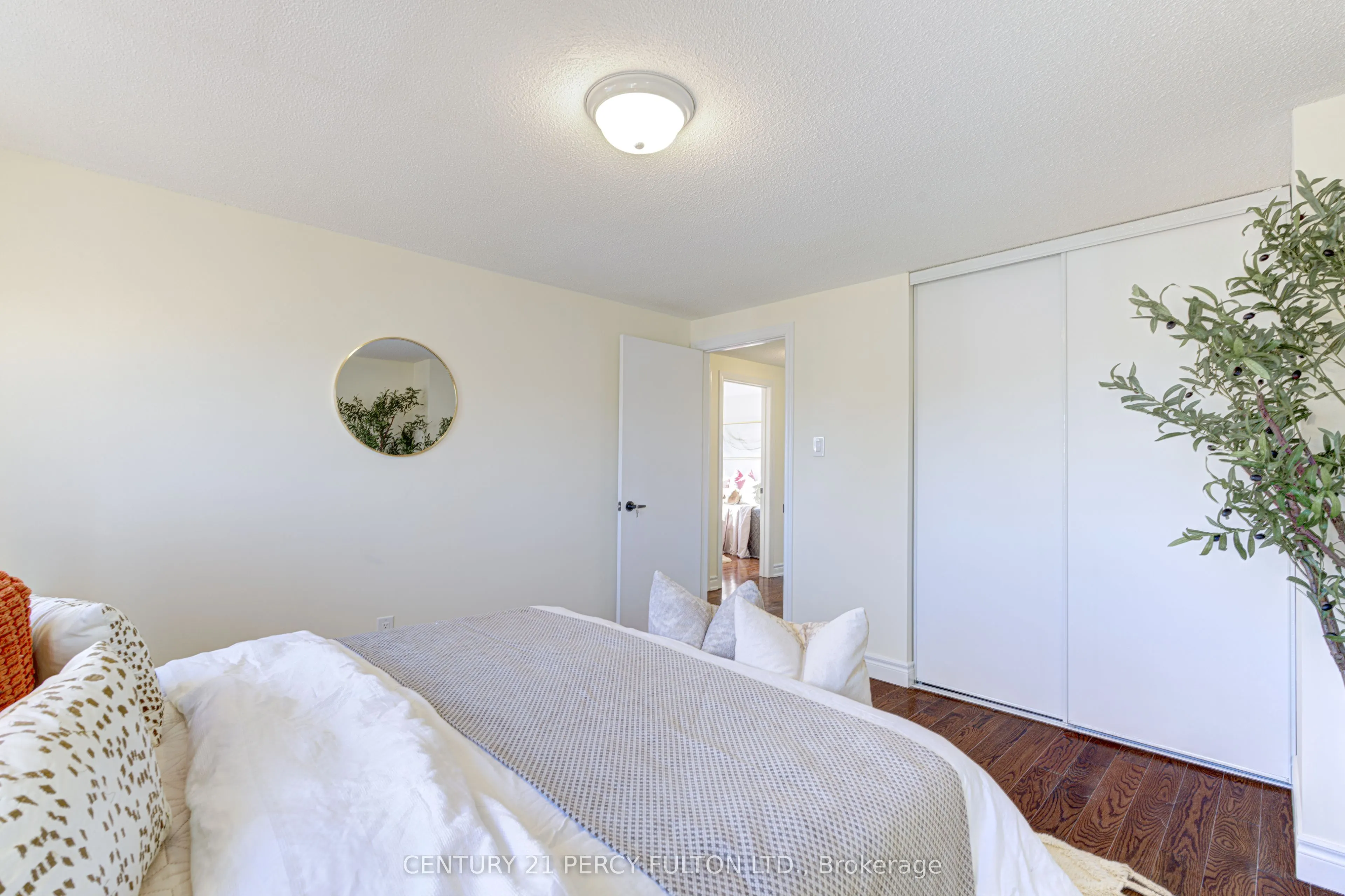 105 Clements Road W