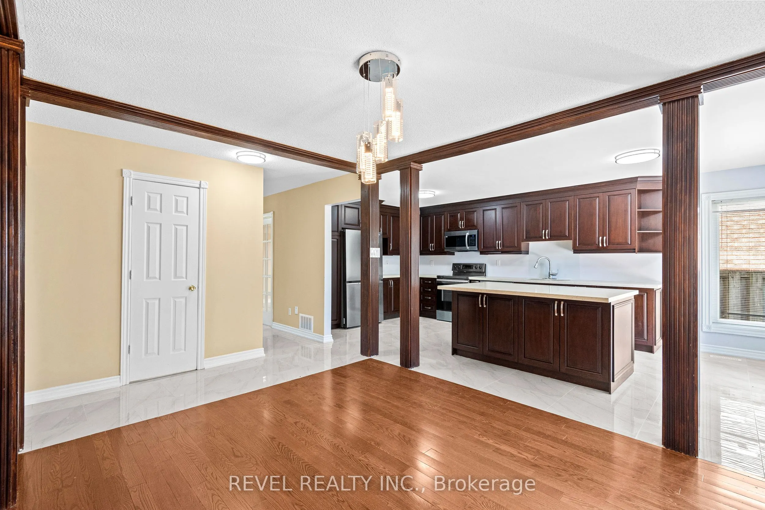 1005 Sandcliff Drive, #Main