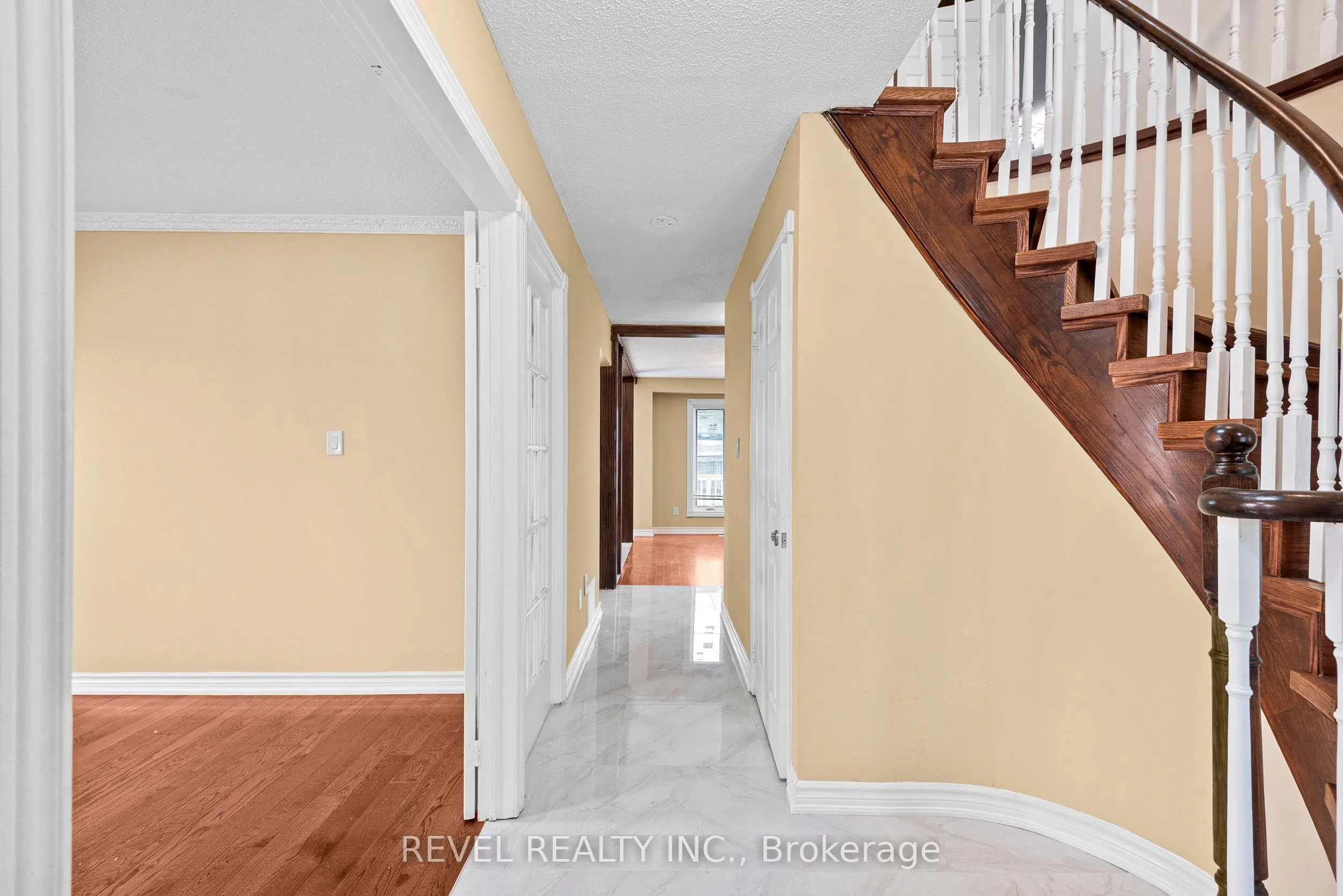 1005 Sandcliff Drive, #Main