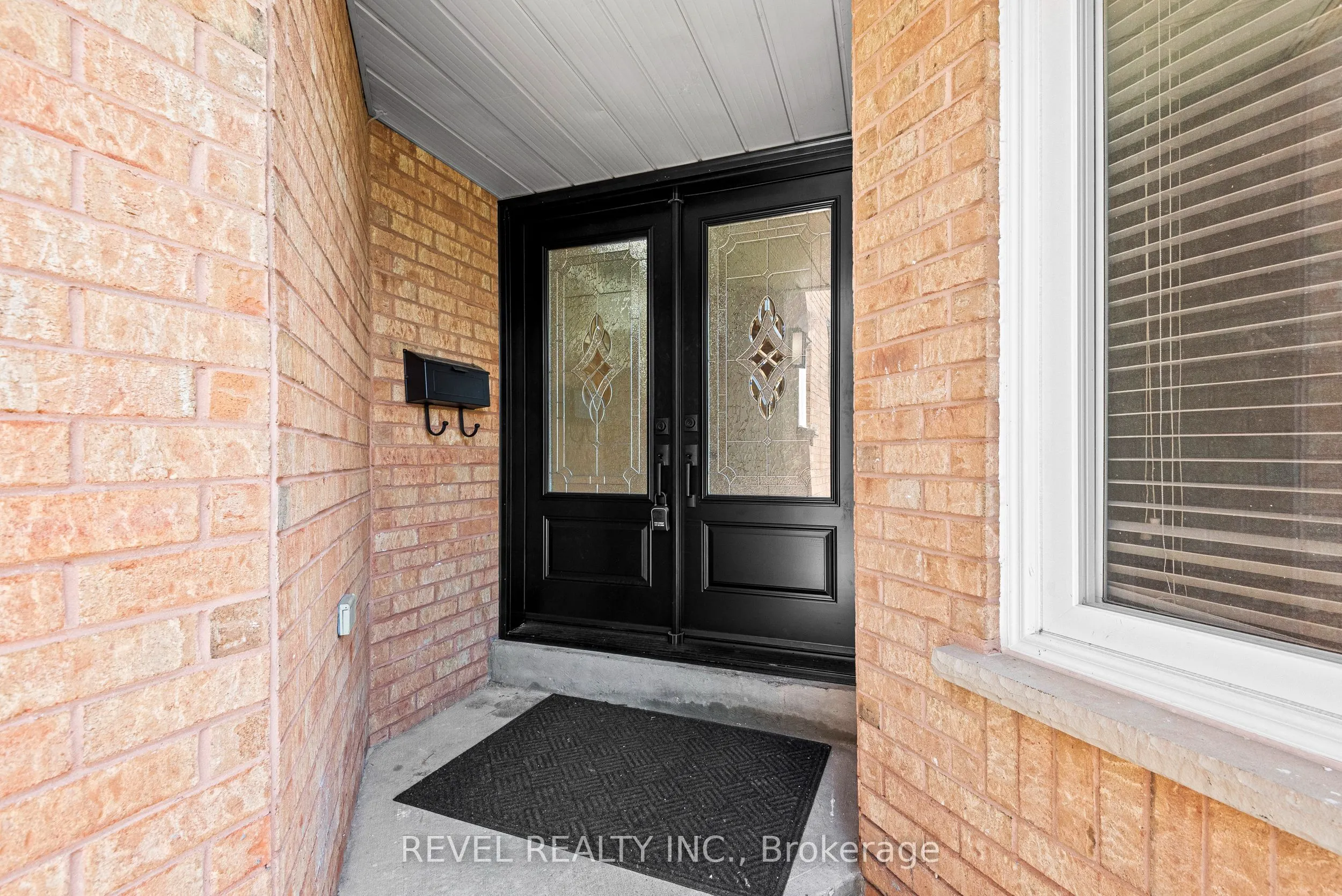 1005 Sandcliff Drive, #Main