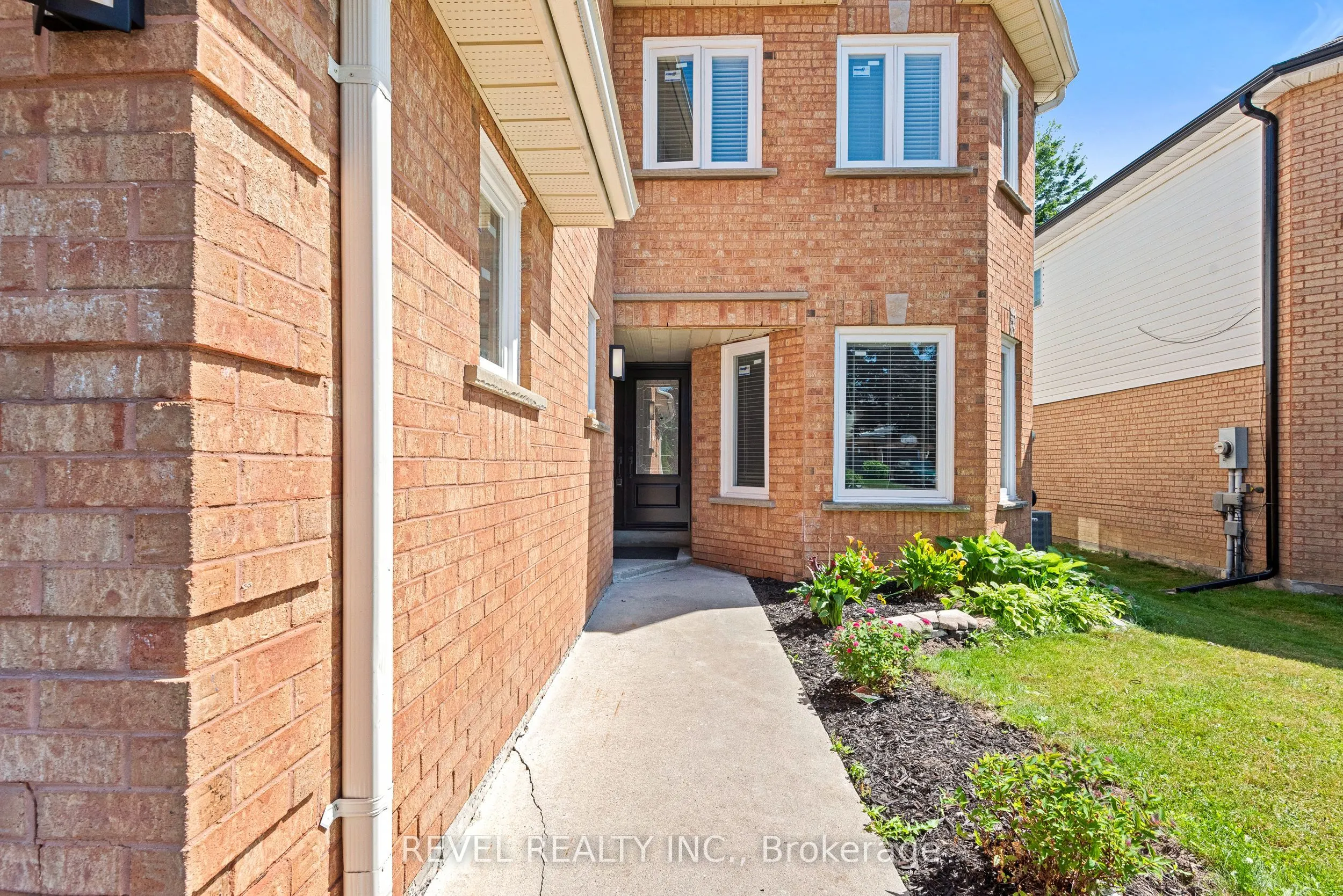 1005 Sandcliff Drive, #Main